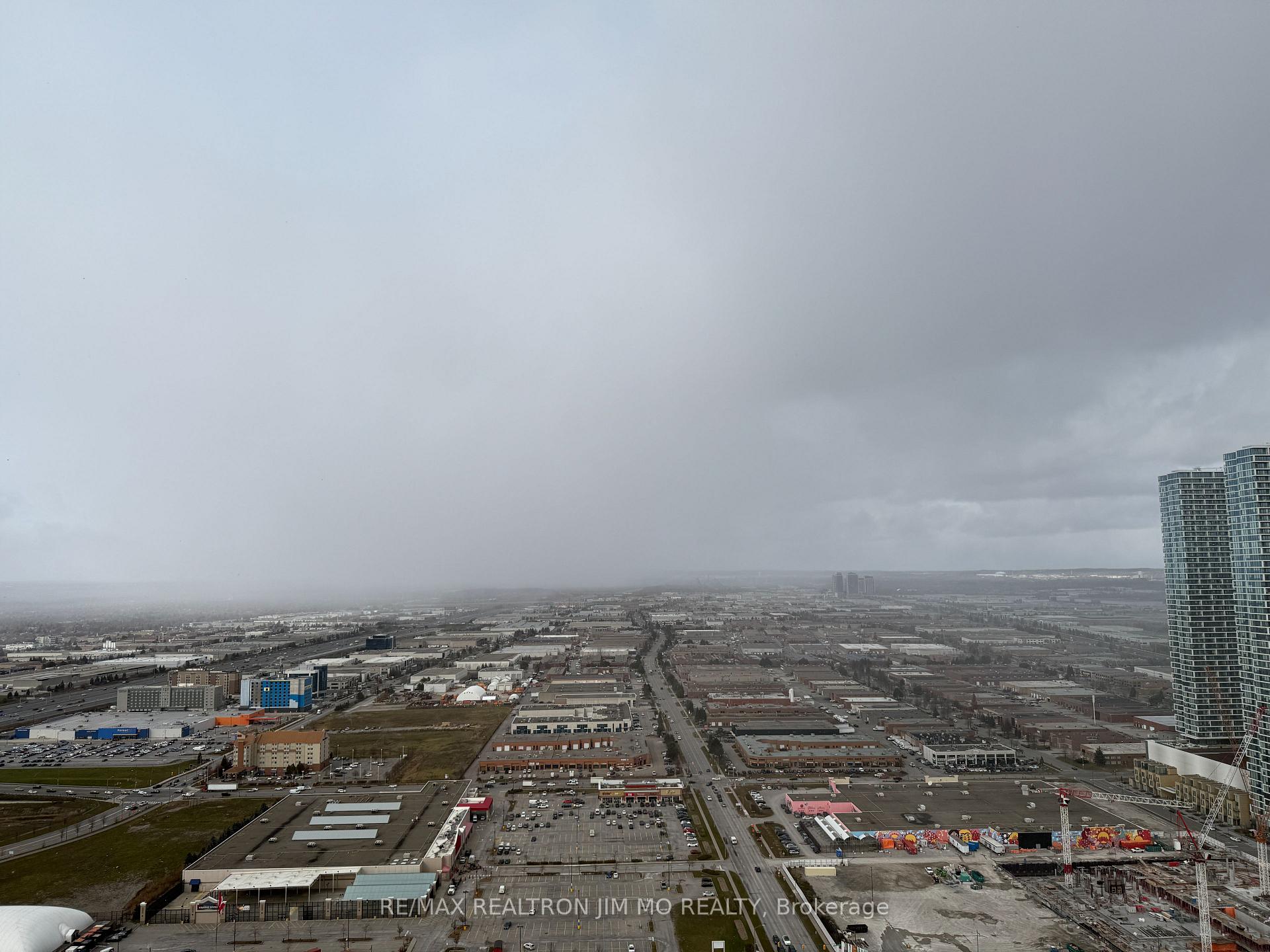 Photo 11 of Unit 4605, 8 Interchange Way, Vaughan, Vaughan Corporate Centre — HOMEH