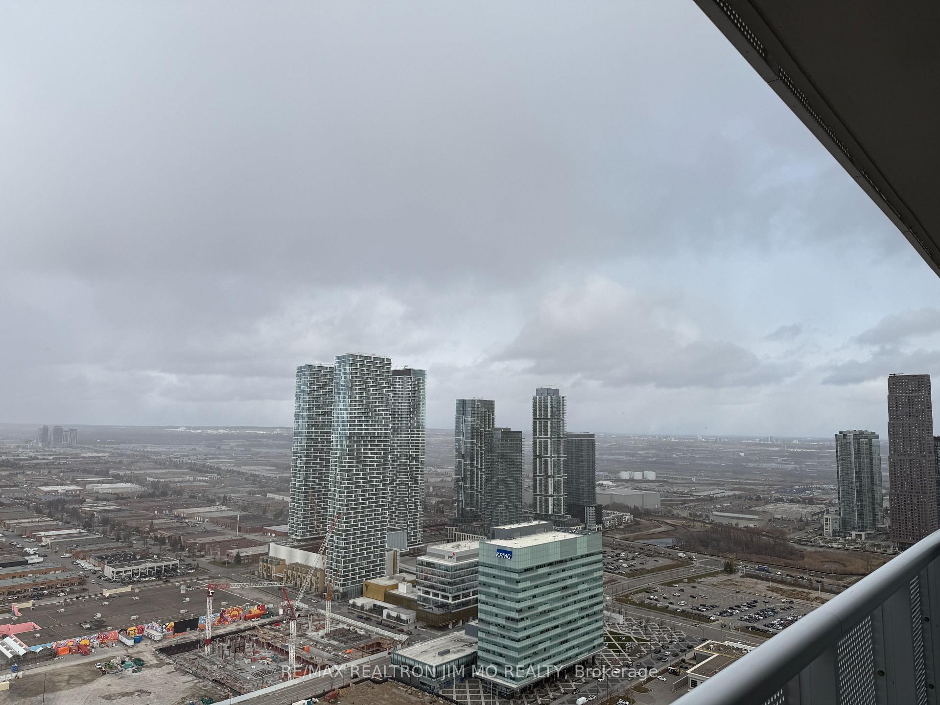 Photo 12 of Unit 4605, 8 Interchange Way, Vaughan, Vaughan Corporate Centre — HOMEH