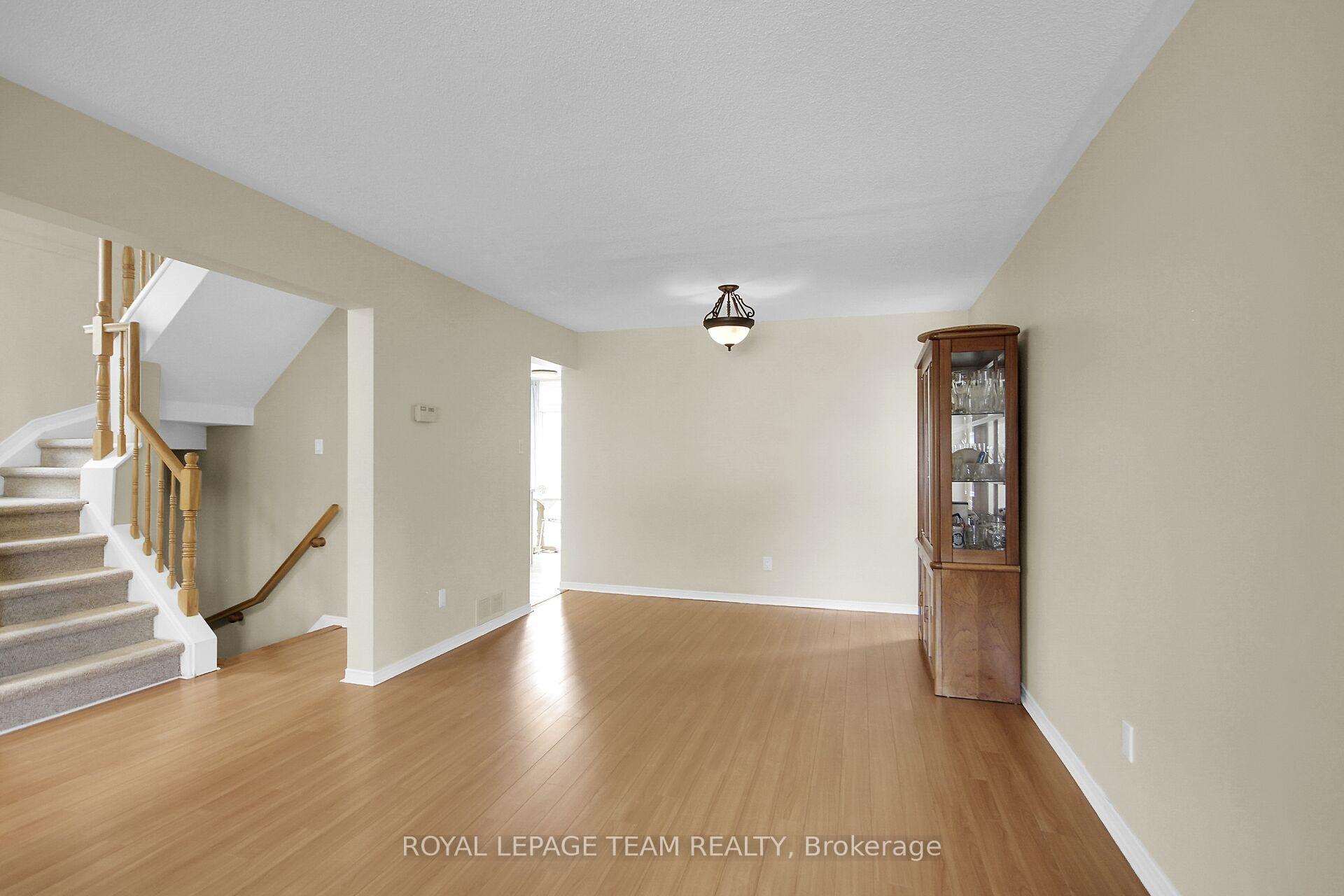Photo 14 of 102 Longshire Circle, Ottawa, Barrhaven - Longfields — HOMEH