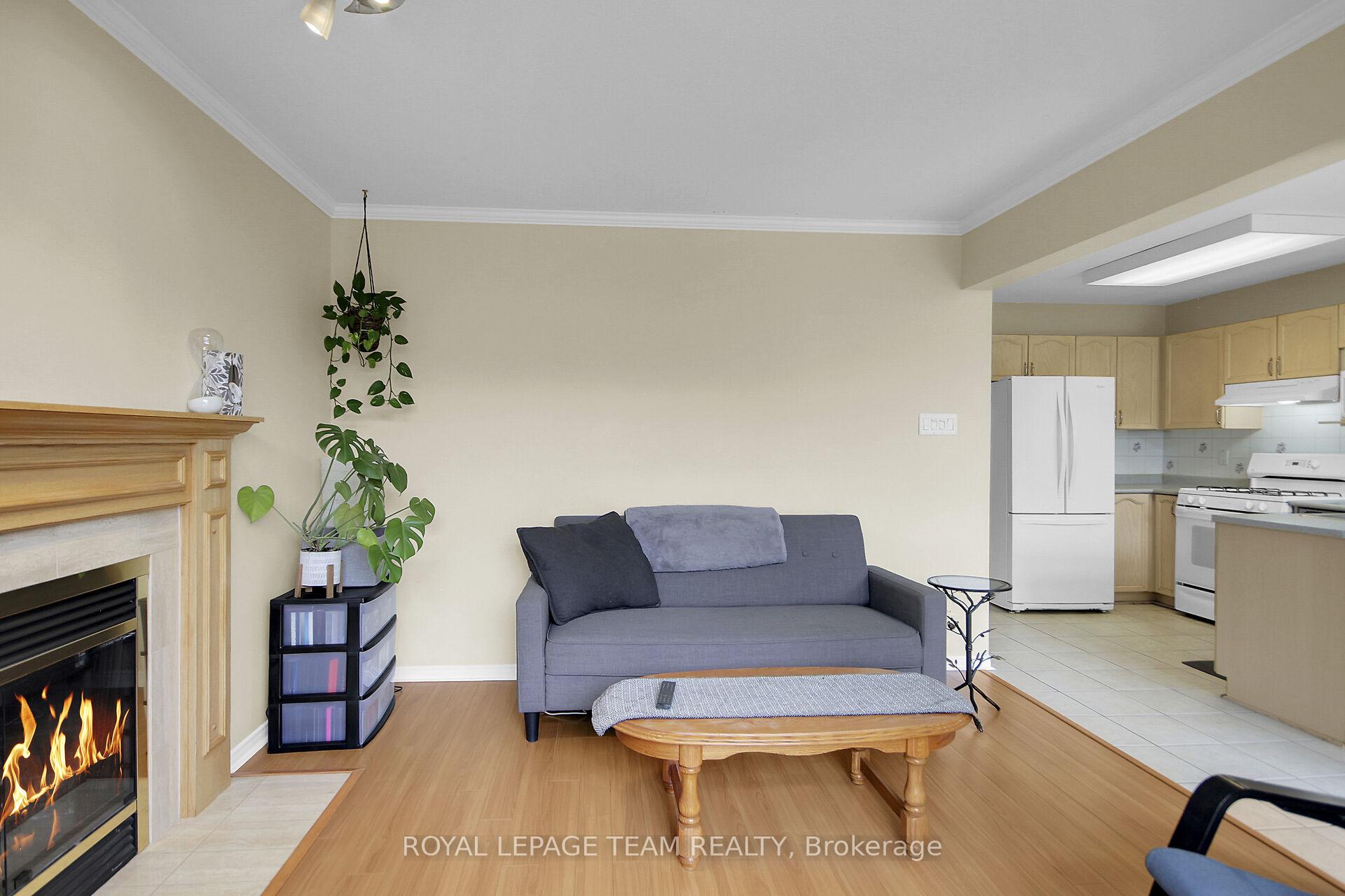 Photo 17 of 102 Longshire Circle, Ottawa, Barrhaven - Longfields — HOMEH