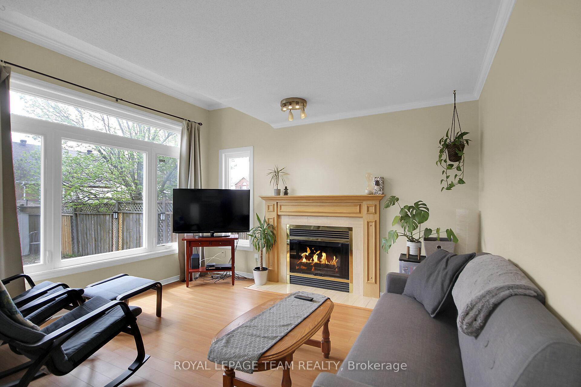 Photo 18 of 102 Longshire Circle, Ottawa, Barrhaven - Longfields — HOMEH