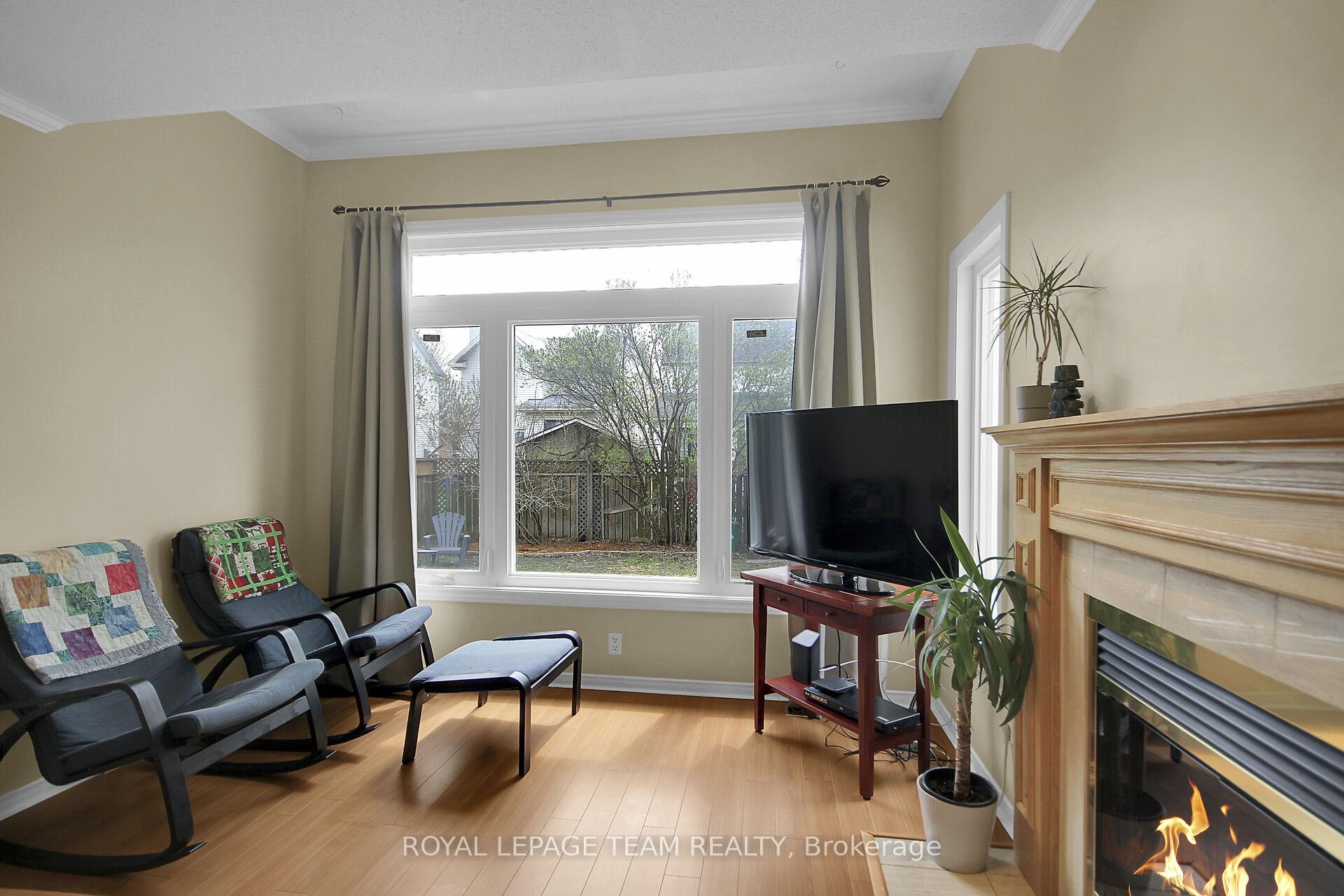 Photo 21 of 102 Longshire Circle, Ottawa, Barrhaven - Longfields — HOMEH