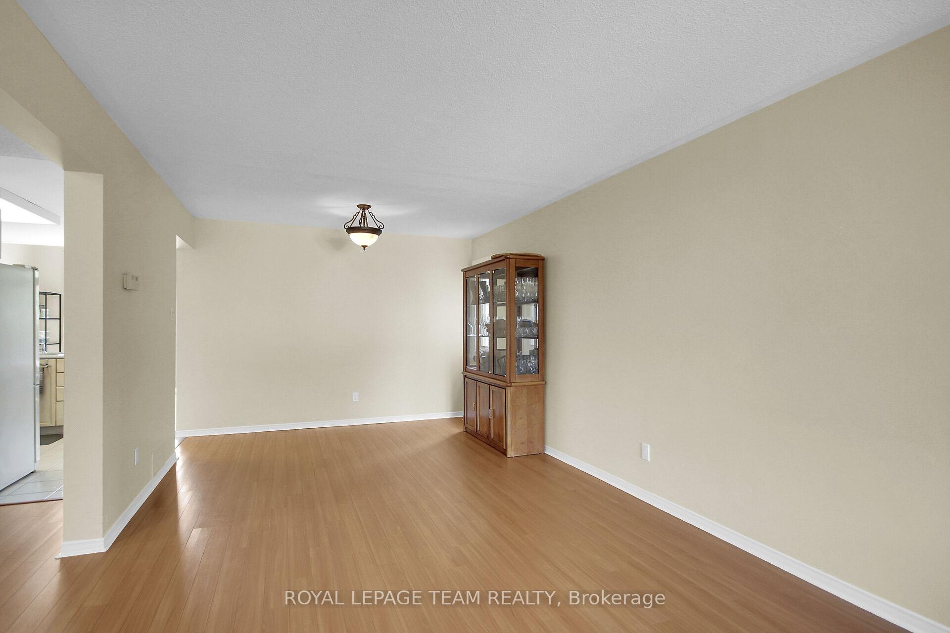 Photo 22 of 102 Longshire Circle, Ottawa, Barrhaven - Longfields — HOMEH