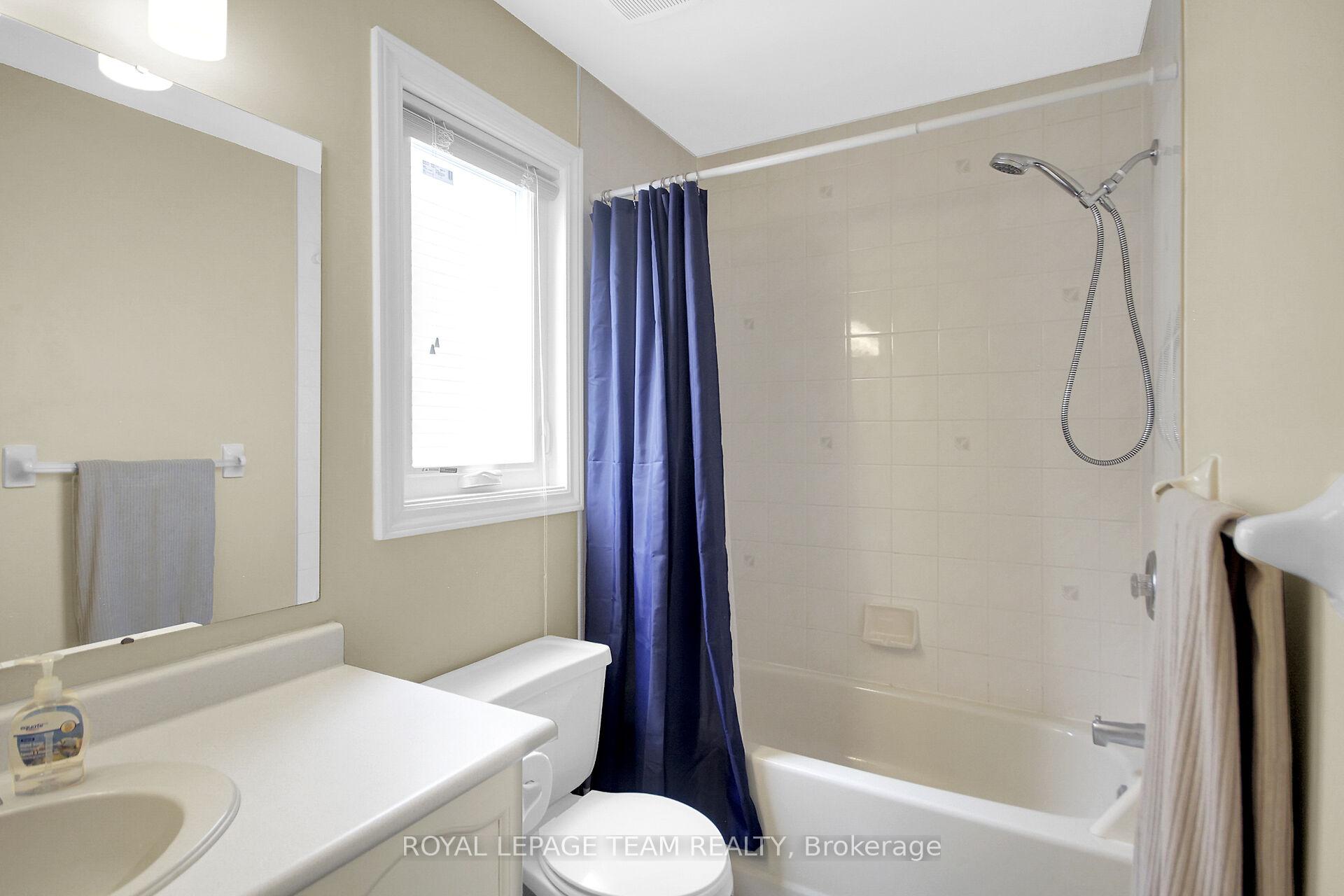 Photo 38 of 102 Longshire Circle, Ottawa, Barrhaven - Longfields — HOMEH