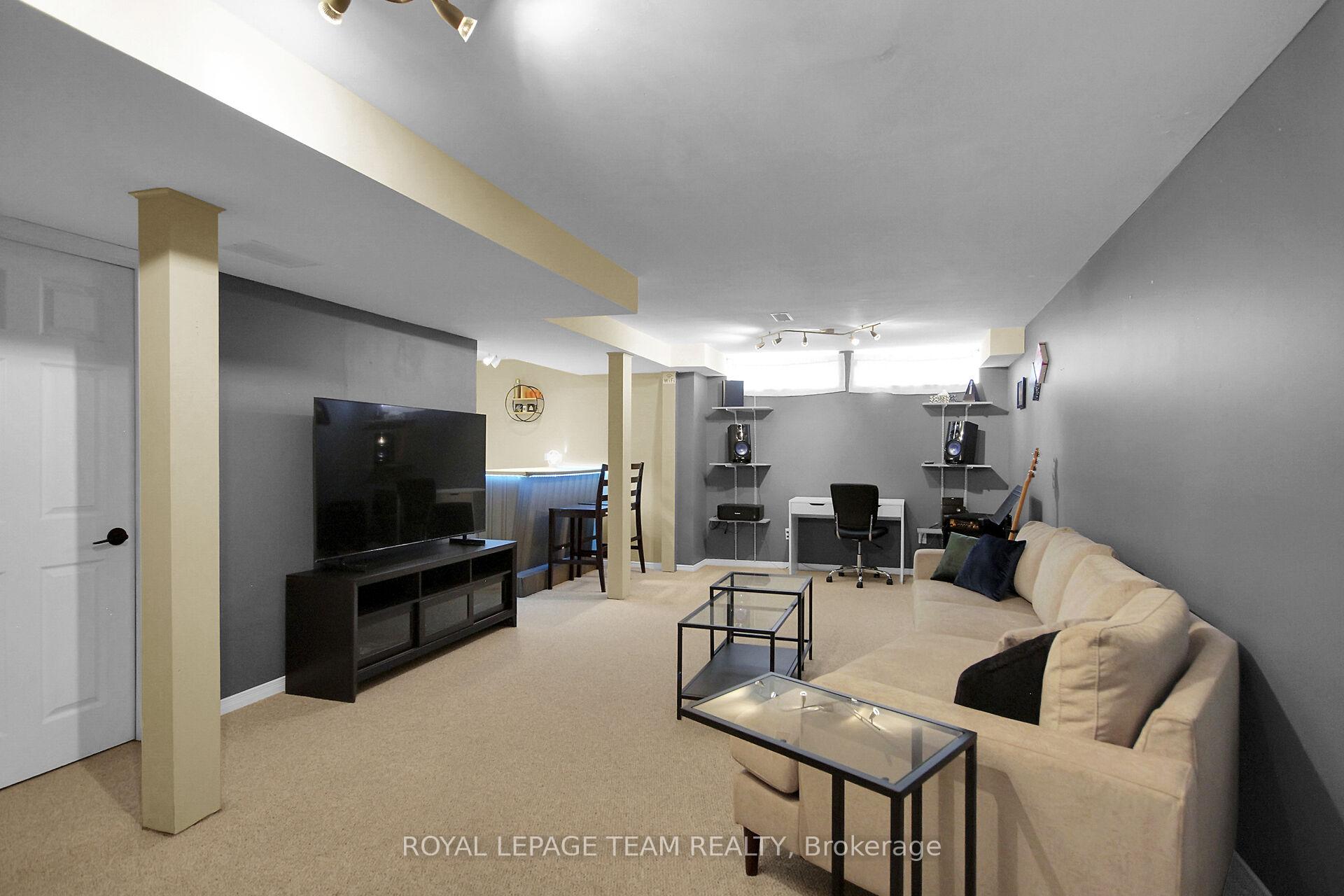 Photo 40 of 102 Longshire Circle, Ottawa, Barrhaven - Longfields — HOMEH