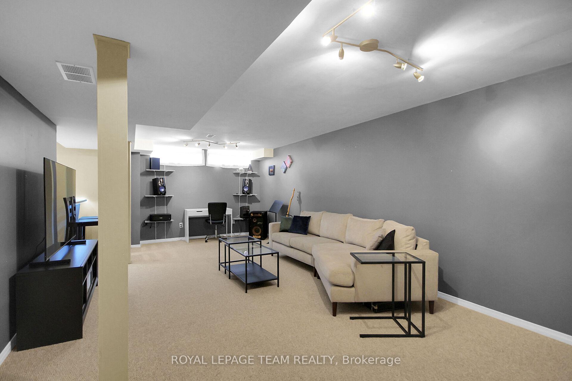 Photo 45 of 102 Longshire Circle, Ottawa, Barrhaven - Longfields — HOMEH