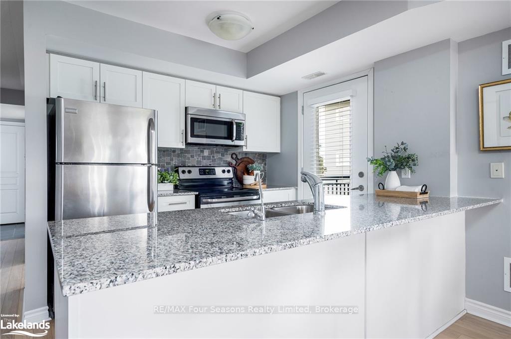 Photo 11 of Unit 201, 10 Brandy Lane Drive, Collingwood — HOMEH