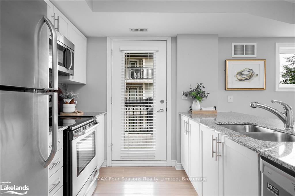 Photo 12 of Unit 201, 10 Brandy Lane Drive, Collingwood — HOMEH