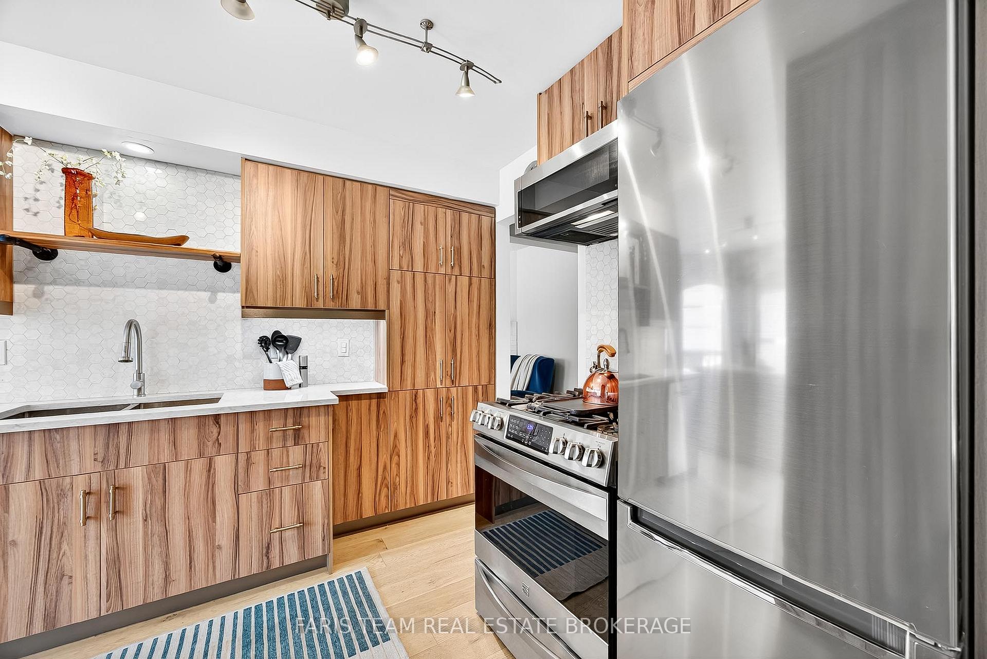 Photo 5 of 30 Ward Drive, Barrie, Painswick North — HOMEH