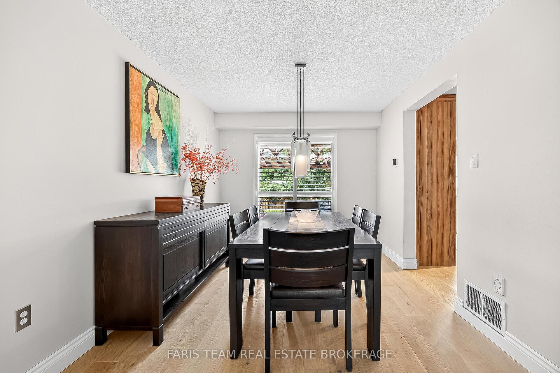 Photo 7 of 30 Ward Drive, Barrie, Painswick North — HOMEH