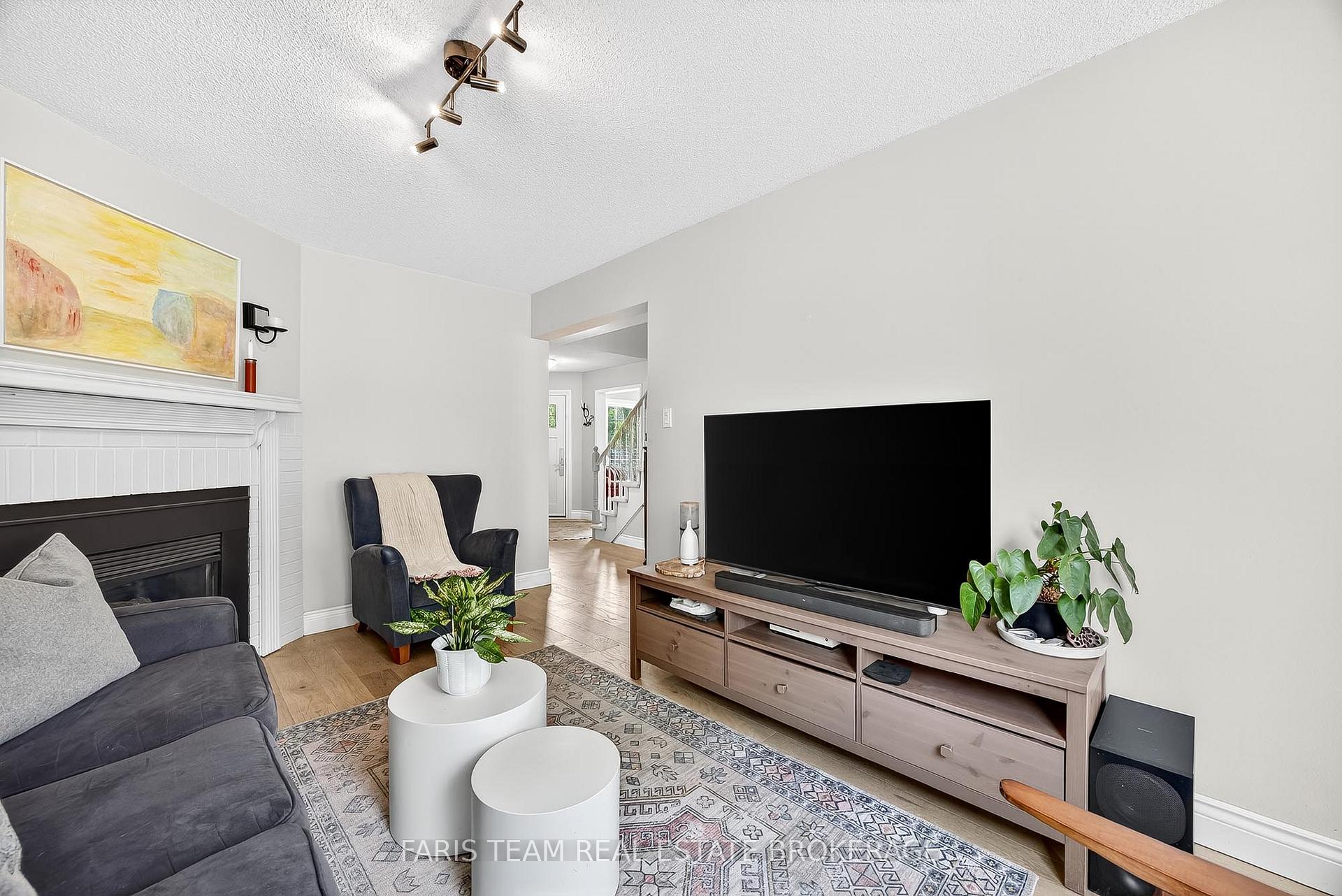 Photo 13 of 30 Ward Drive, Barrie, Painswick North — HOMEH