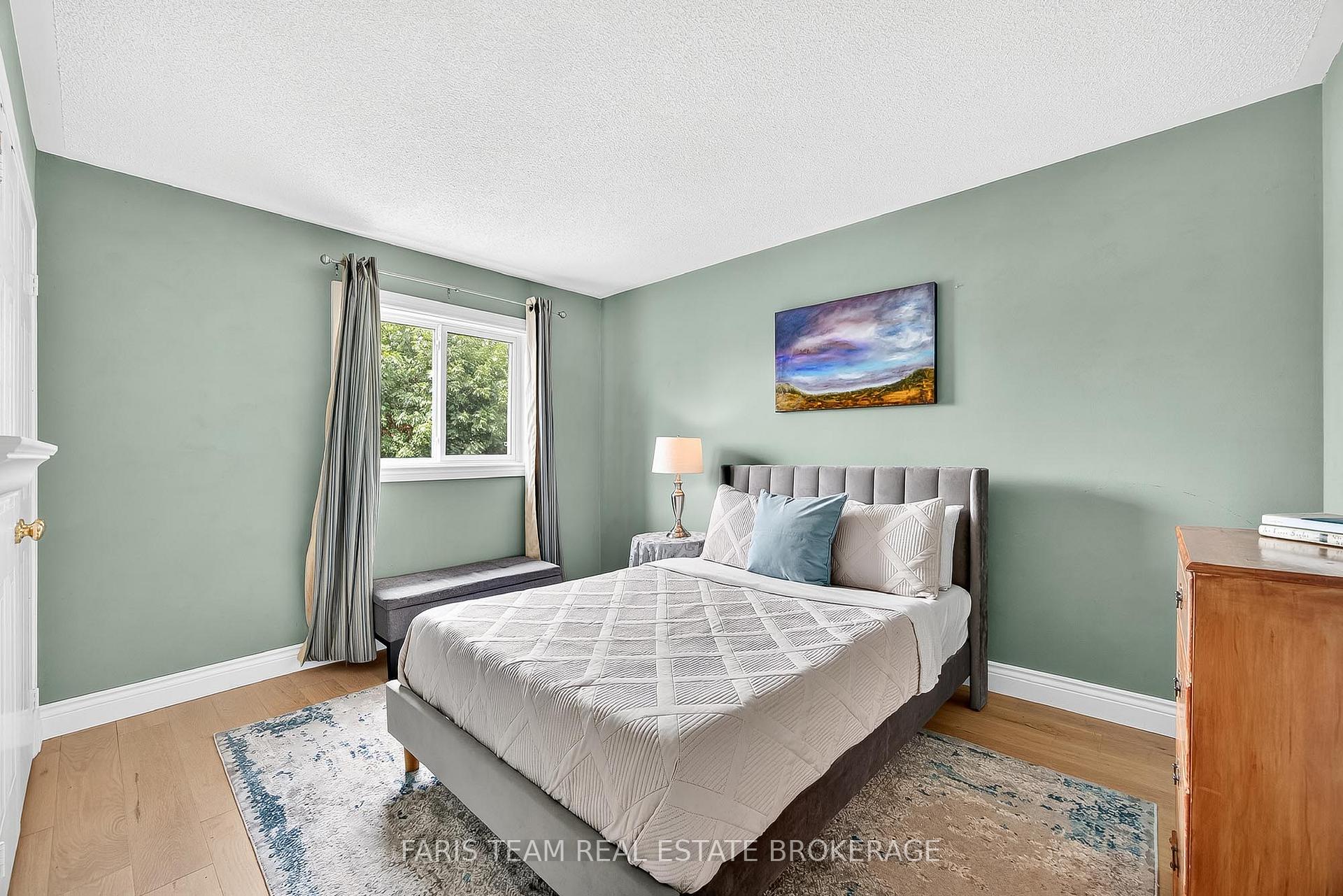 Photo 22 of 30 Ward Drive, Barrie, Painswick North — HOMEH