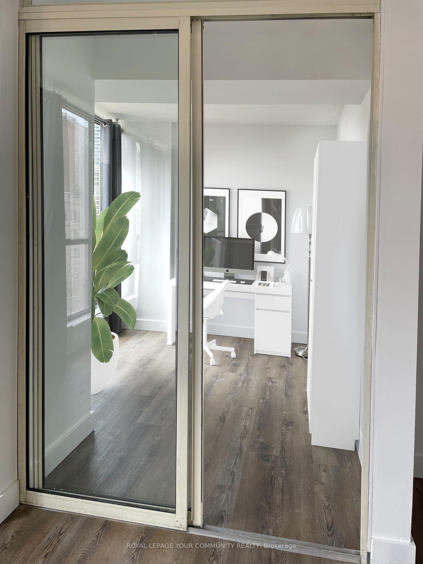 Photo 4 of Unit 901, 117 Gerrard Street E, Toronto, Church-Yonge Corridor — HOMEH