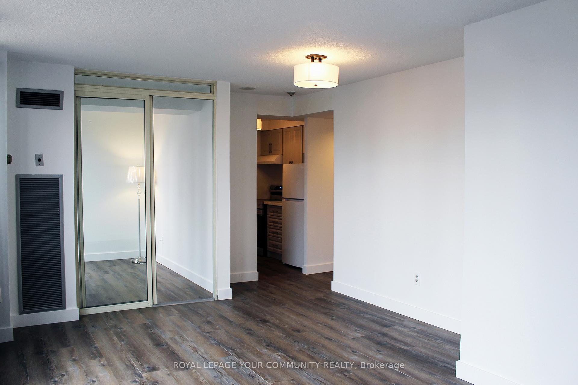 Photo 5 of Unit 901, 117 Gerrard Street E, Toronto, Church-Yonge Corridor — HOMEH