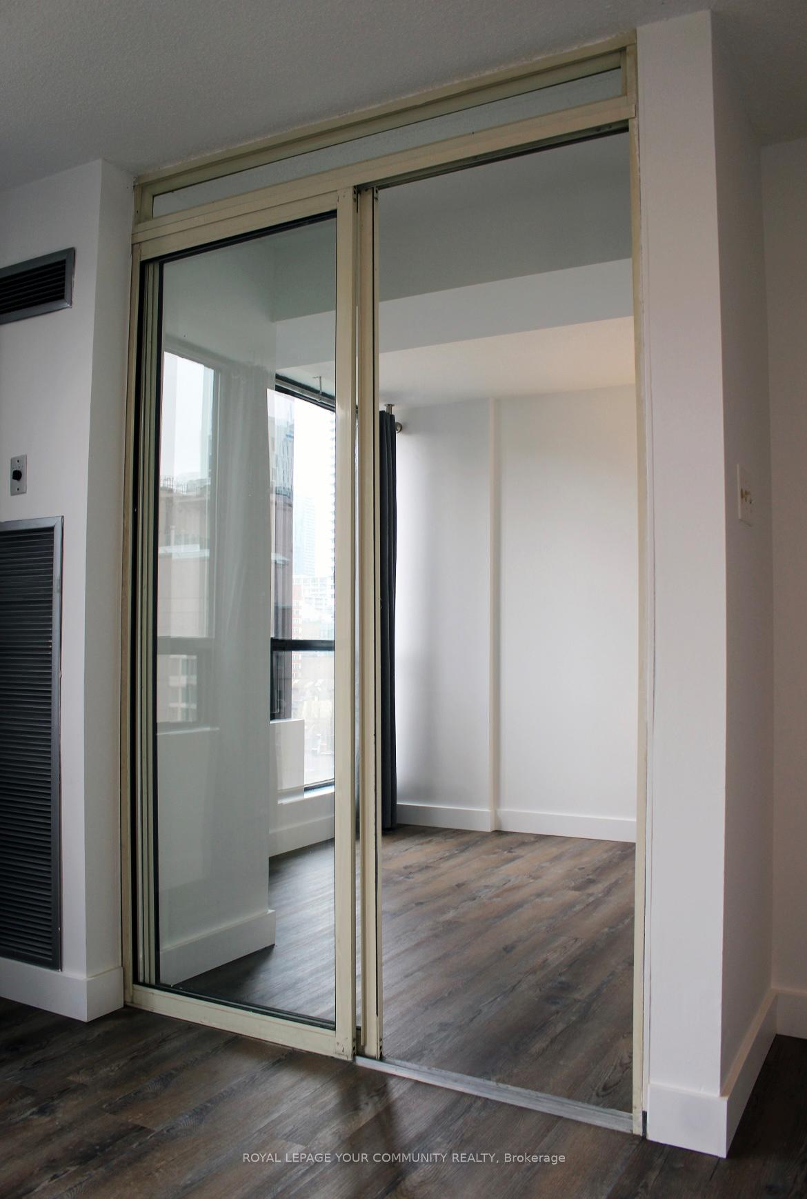 Photo 6 of Unit 901, 117 Gerrard Street E, Toronto, Church-Yonge Corridor — HOMEH