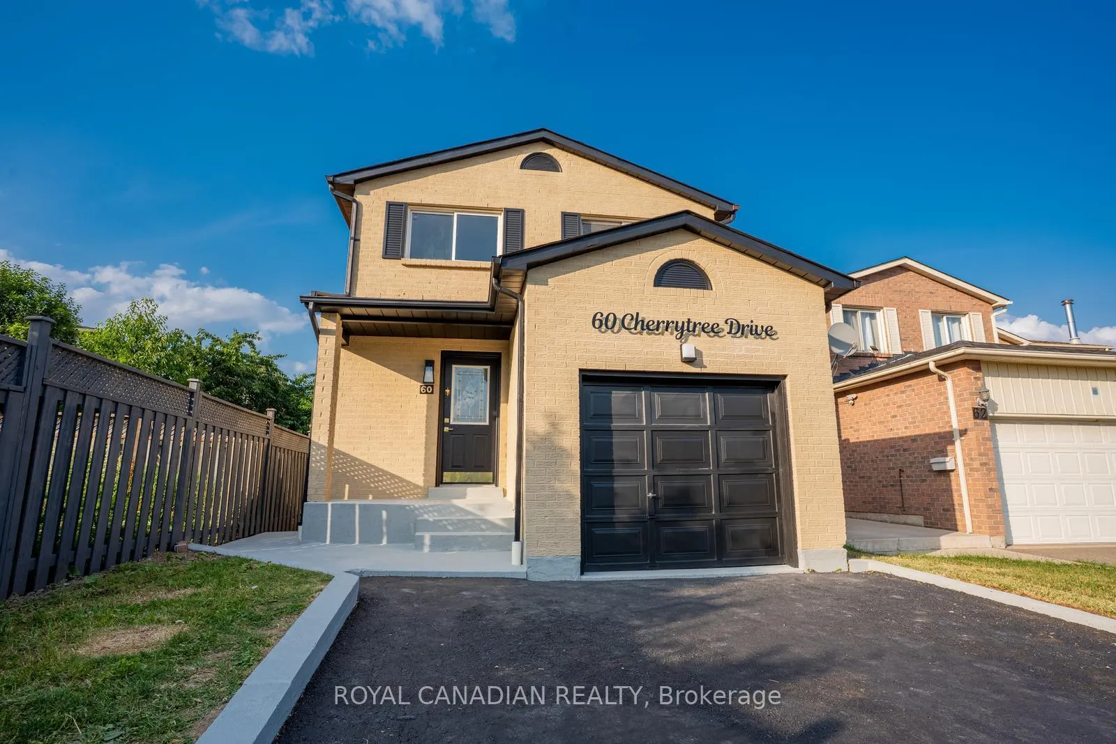 Photo 2 of 60 Cherrytree Drive W, Brampton, Fletcher's Creek South — HOMEH