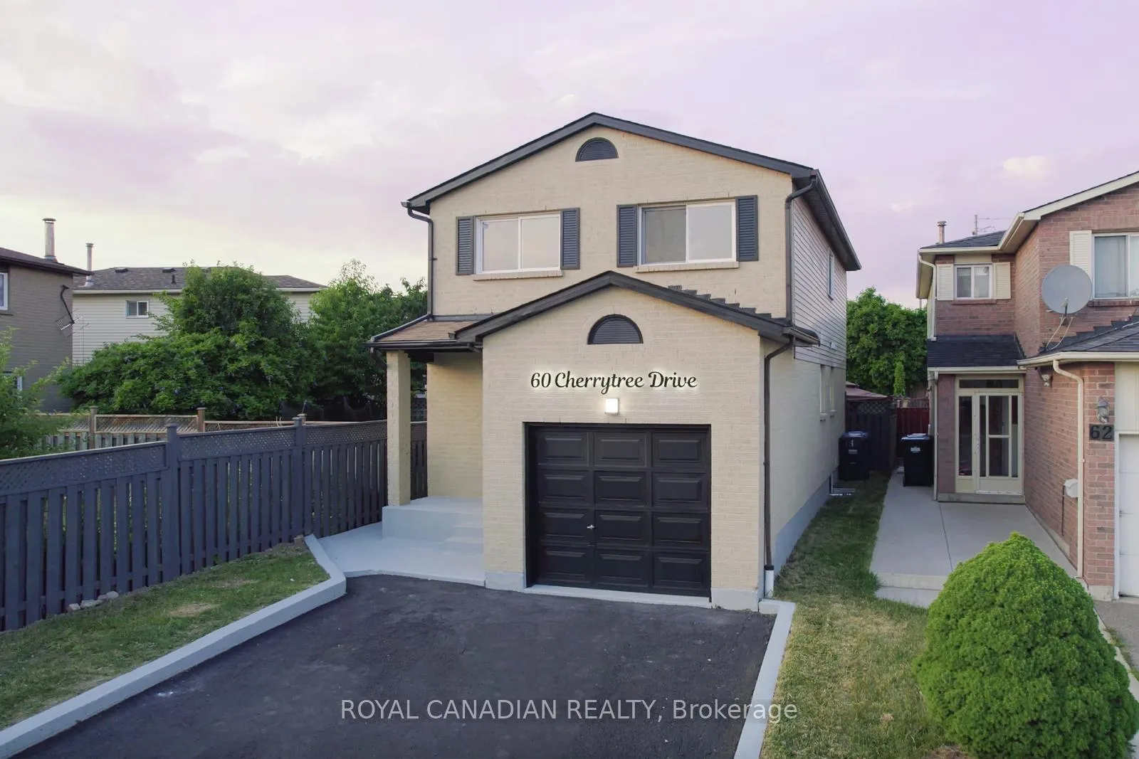 Photo 3 of 60 Cherrytree Drive W, Brampton, Fletcher's Creek South — HOMEH