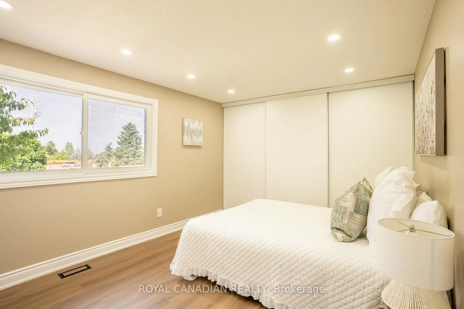 Photo 12 of 60 Cherrytree Drive W, Brampton, Fletcher's Creek South — HOMEH