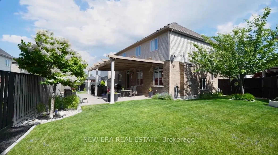 Photo 5 of 13 Alex Grant Place, St. Catharines, Secord Woods — HOMEH
