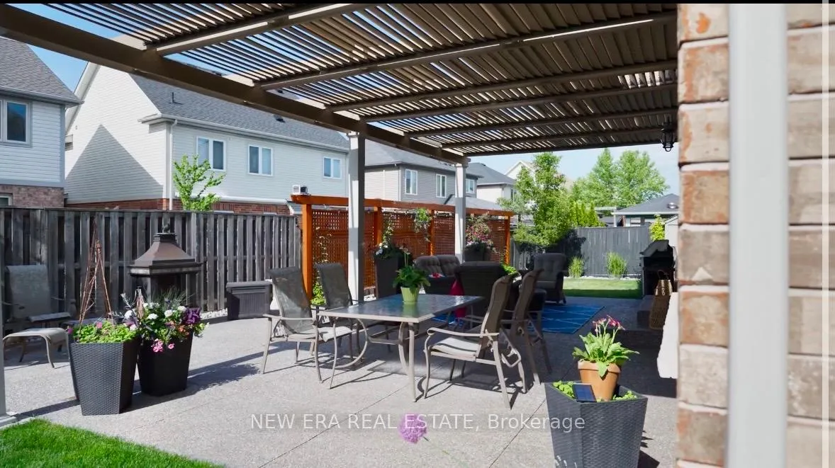 Photo 8 of 13 Alex Grant Place, St. Catharines, Secord Woods — HOMEH