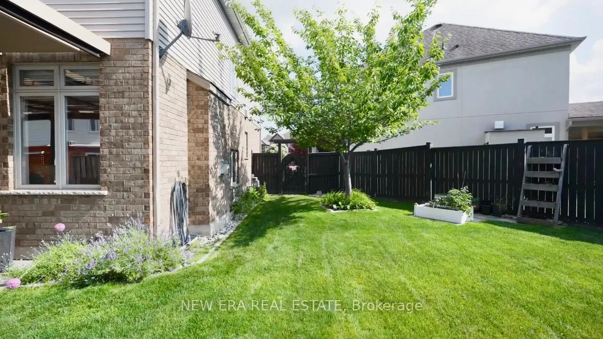Photo 11 of 13 Alex Grant Place, St. Catharines, Secord Woods — HOMEH
