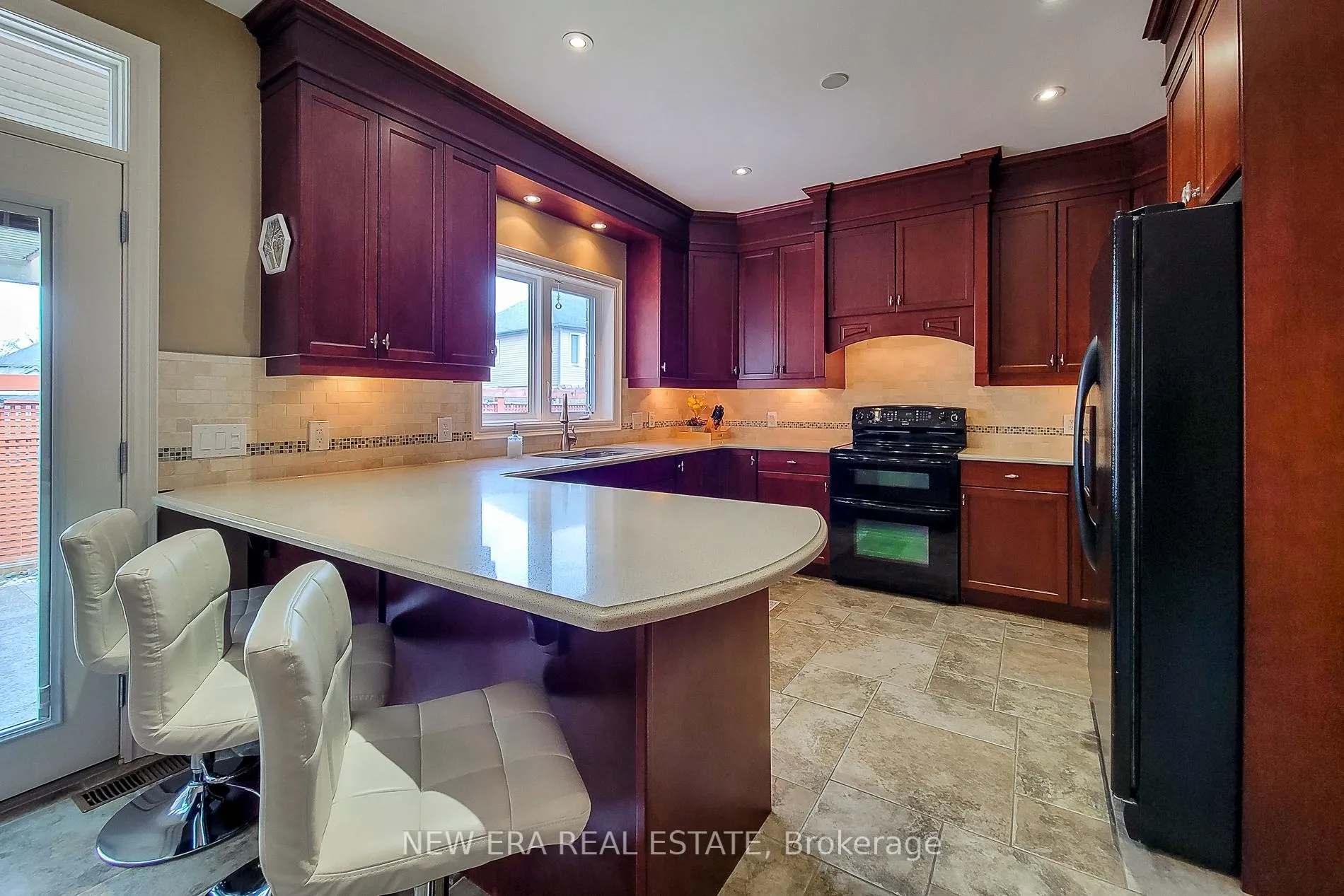 Photo 26 of 13 Alex Grant Place, St. Catharines, Secord Woods — HOMEH