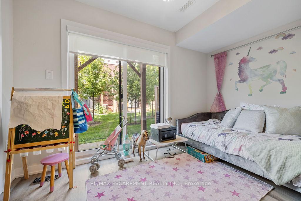 Photo 26 of 4 Wilings Lane, Hamilton, Ancaster — HOMEH