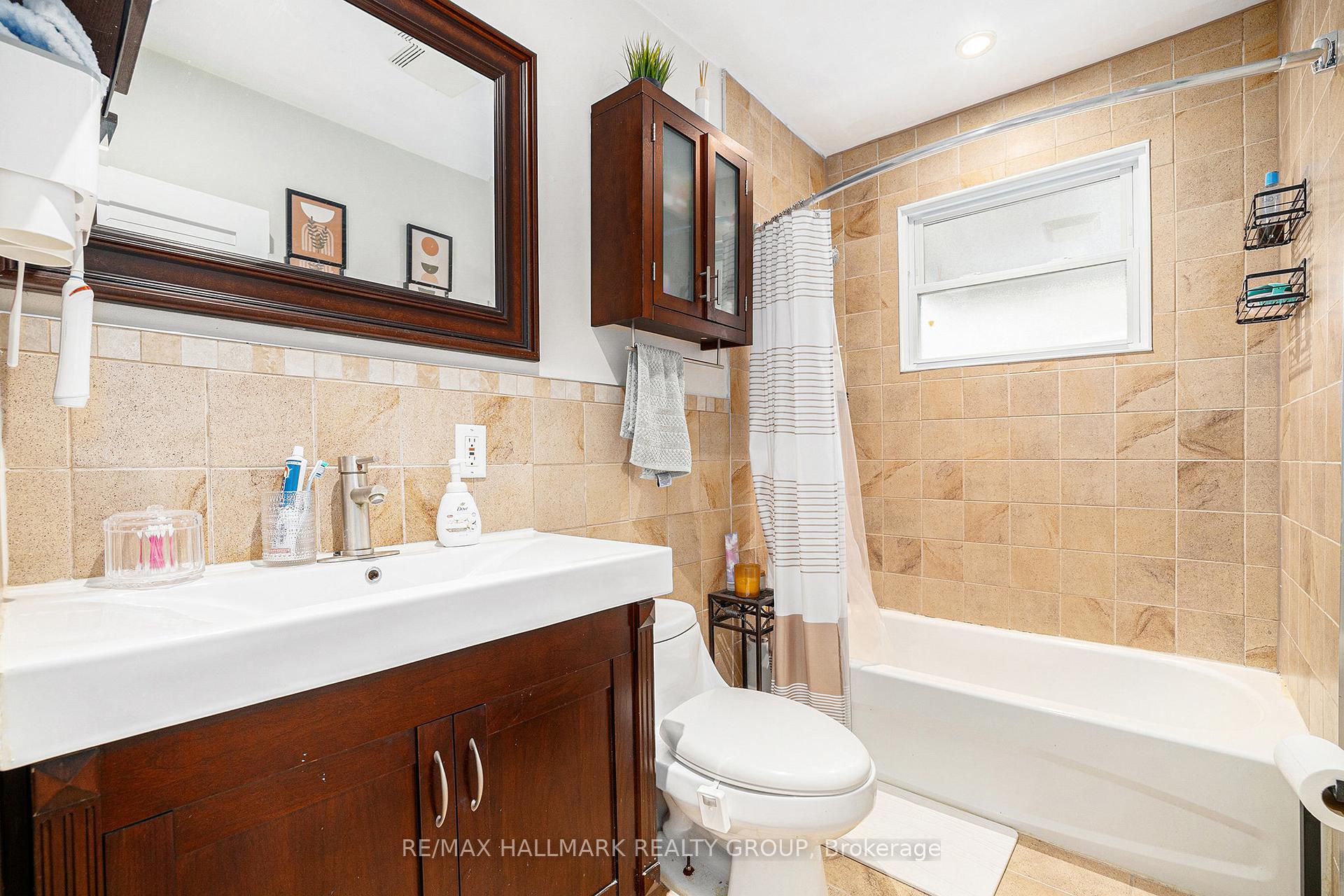 Photo 11 of 1852 Hutton Avenue, Ottawa, Elmvale Acres — HOMEH
