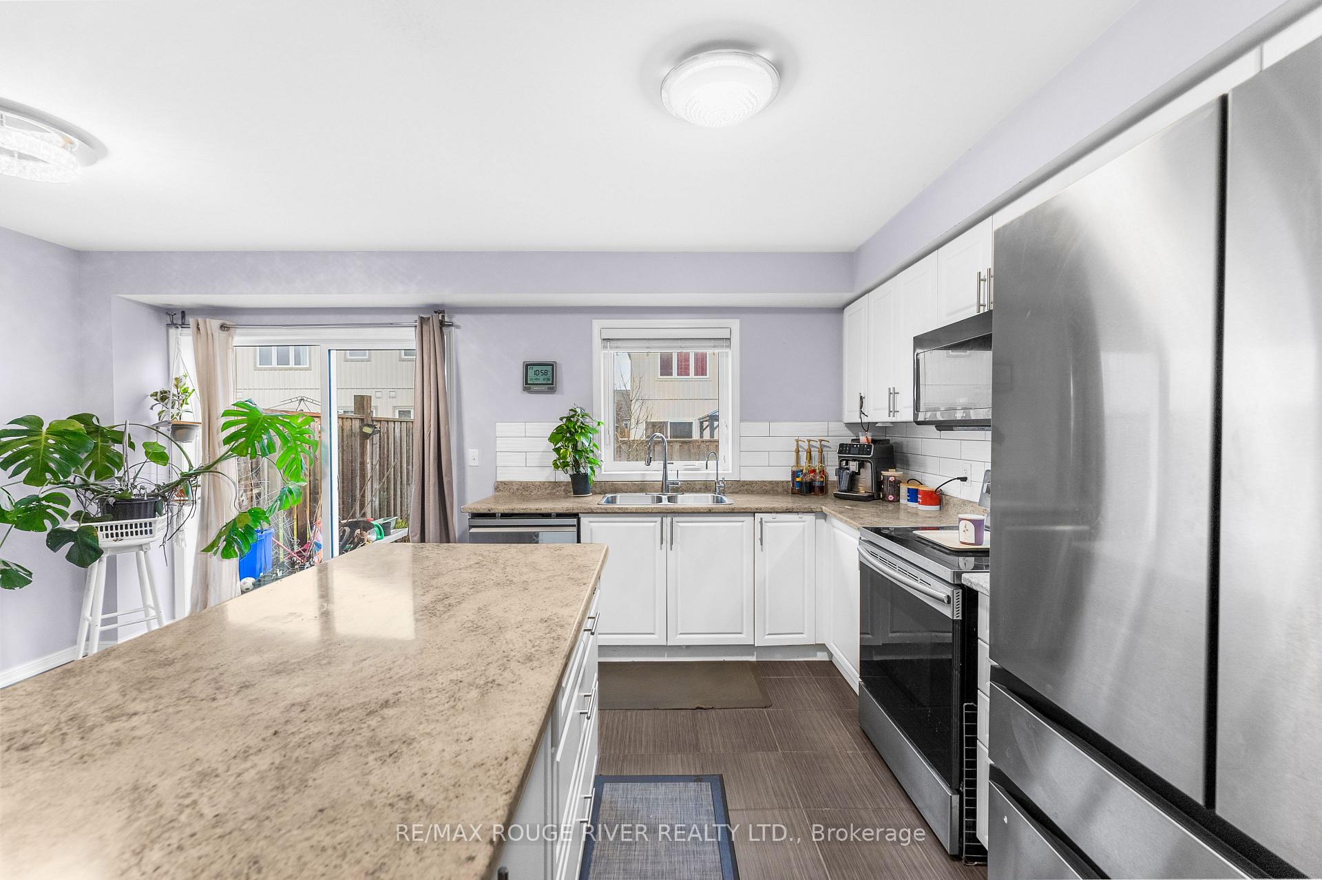Photo 26 of 37 Dykstra Lane, Clarington, Bowmanville — HOMEH