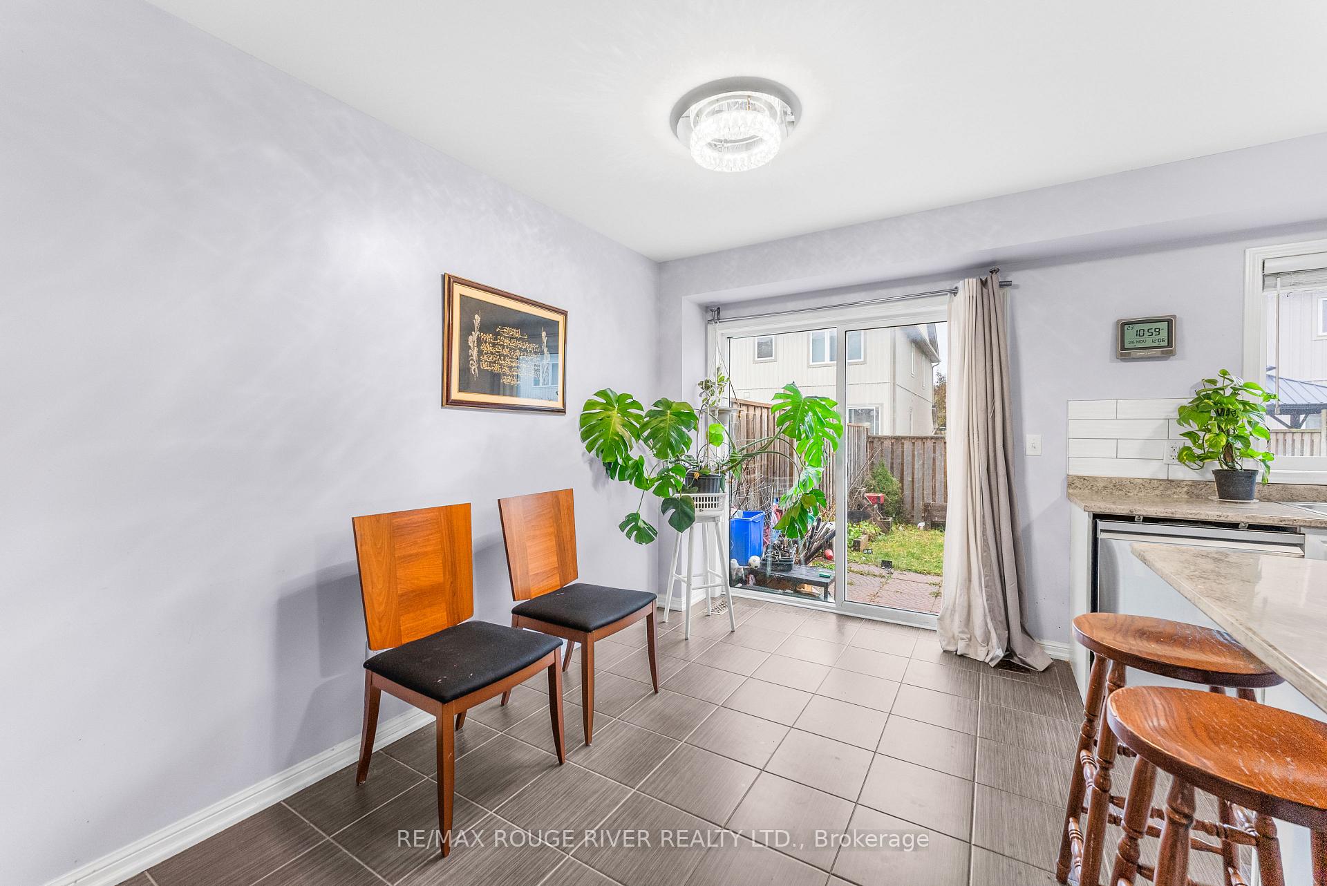 Photo 28 of 37 Dykstra Lane, Clarington, Bowmanville — HOMEH
