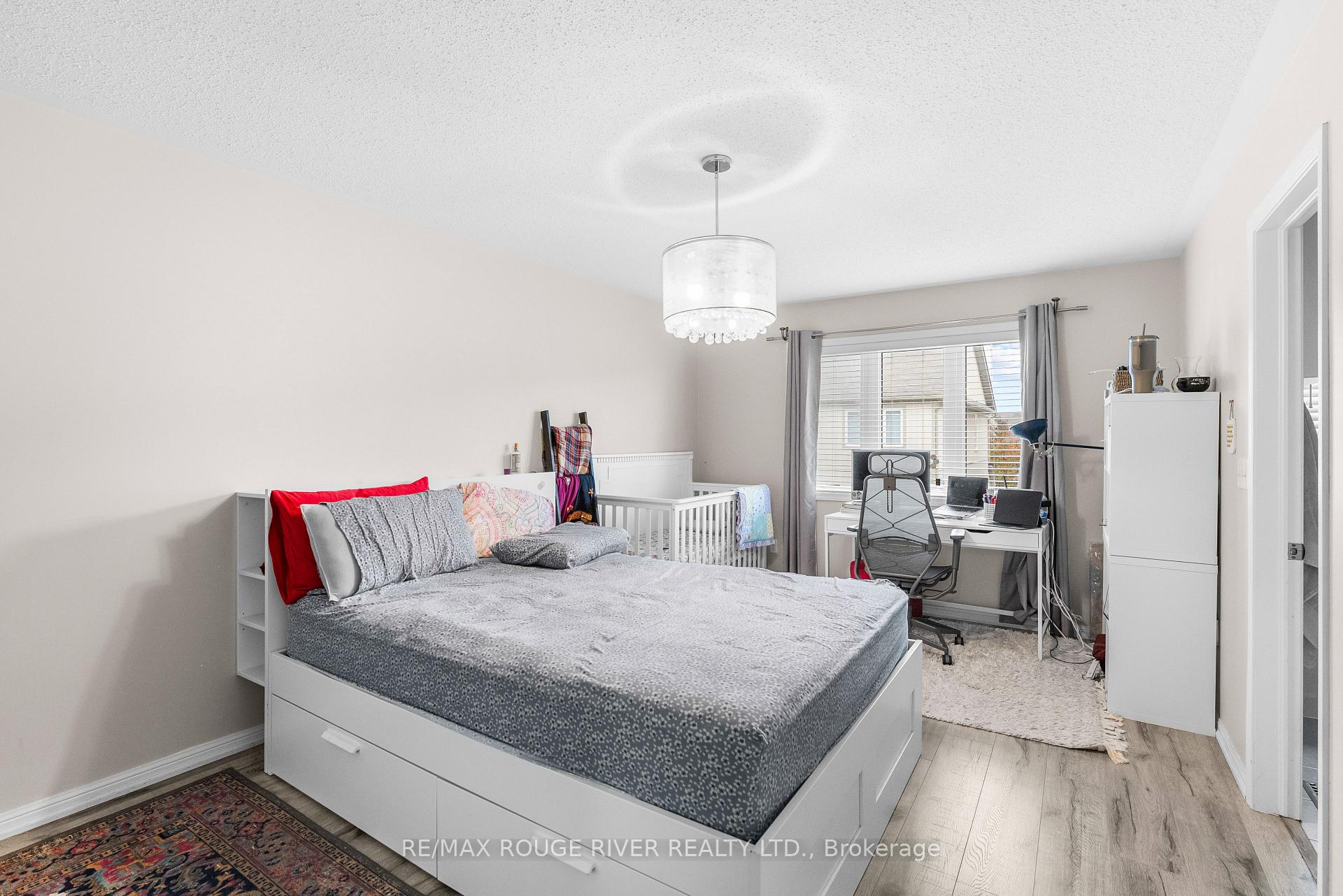 Photo 30 of 37 Dykstra Lane, Clarington, Bowmanville — HOMEH