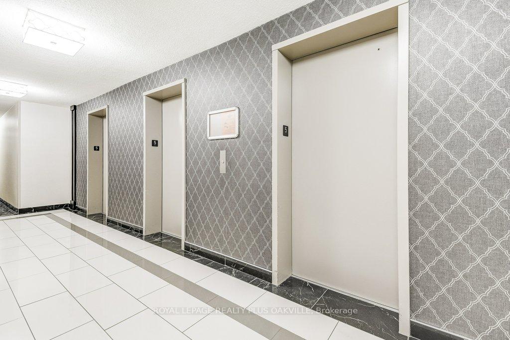 Photo 5 of Unit 515, 500 Green Road, Hamilton, Lakeshore — HOMEH