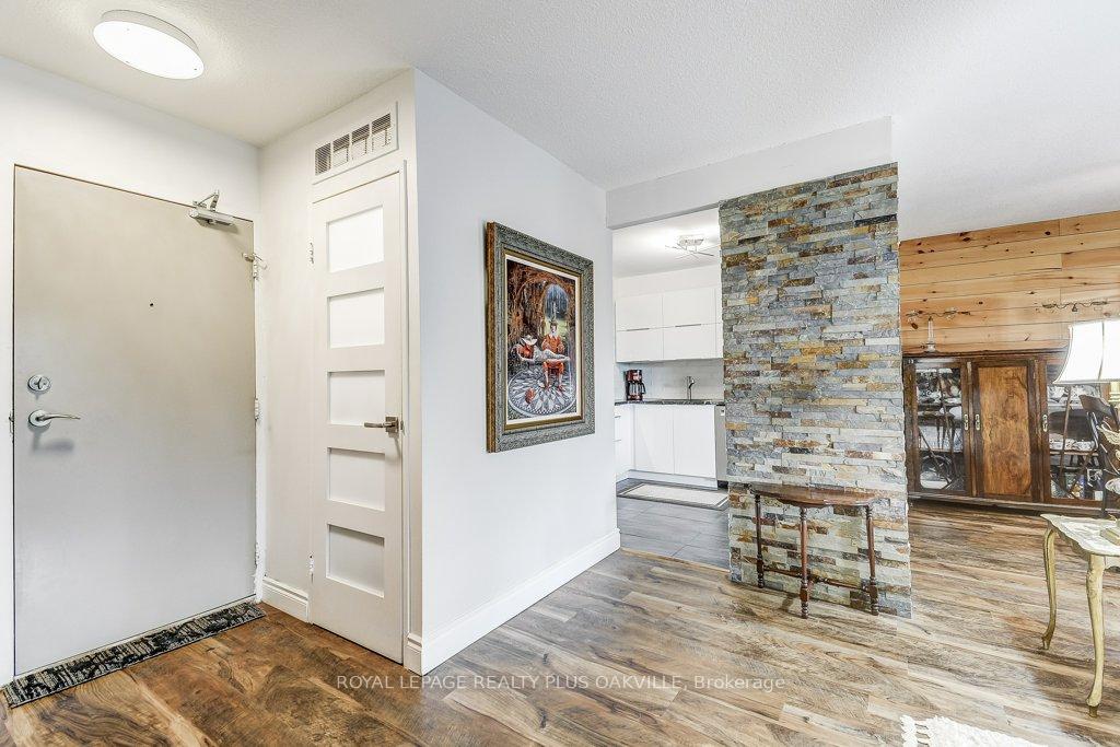 Photo 8 of Unit 515, 500 Green Road, Hamilton, Lakeshore — HOMEH