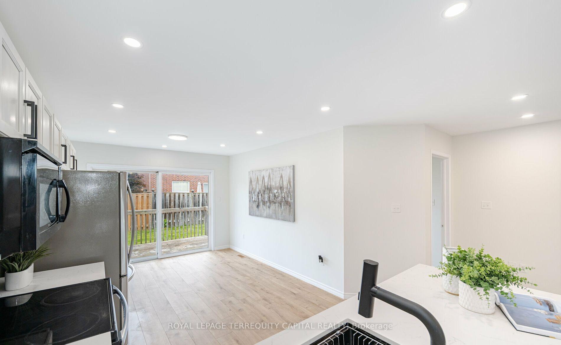 Photo 8 of Unit Upper, 38 Irene Drive, Barrie, Painswick South — HOMEH