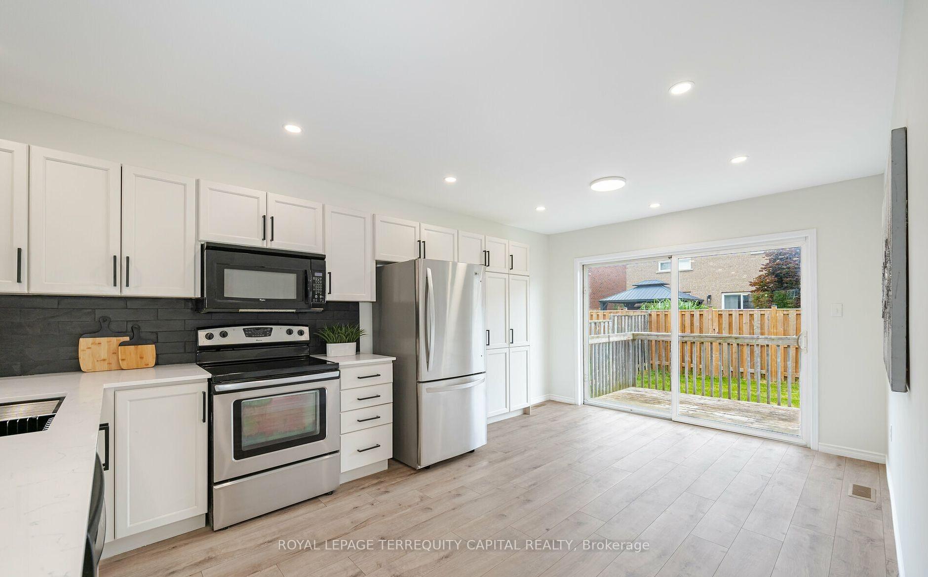Photo 10 of Unit Upper, 38 Irene Drive, Barrie, Painswick South — HOMEH
