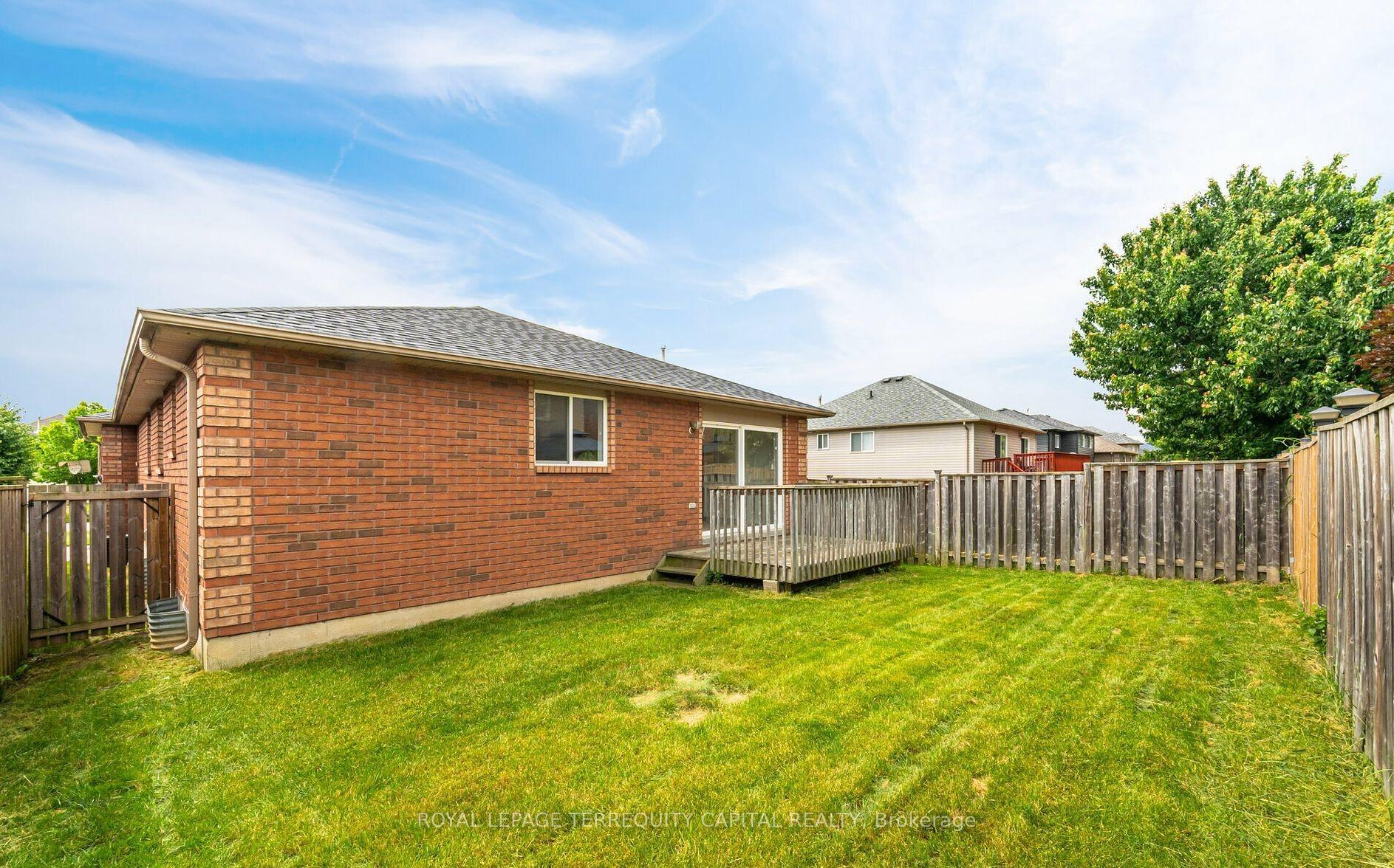 Photo 23 of Unit Upper, 38 Irene Drive, Barrie, Painswick South — HOMEH