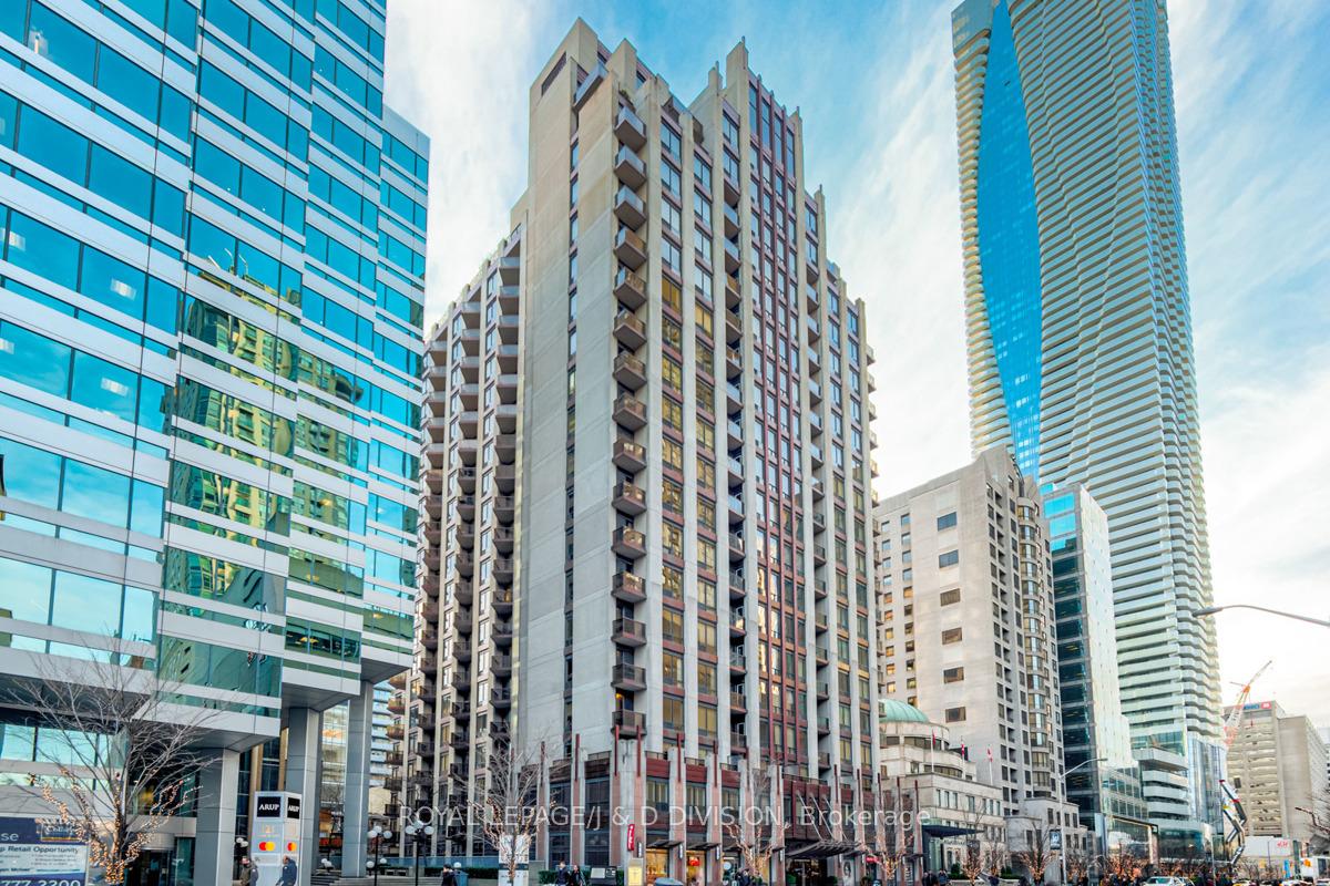 Front of Unit 414, 85 Bloor Street E