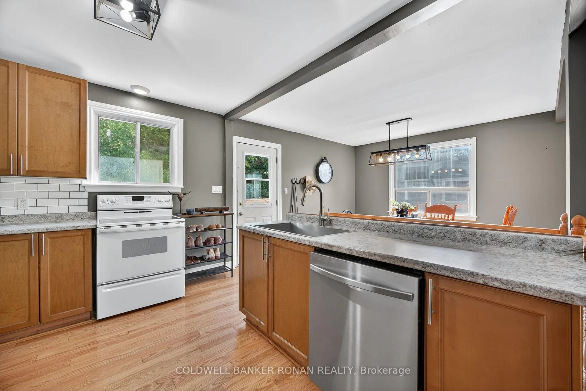 Photo 17 of 223 Louisa Street, Clearview, Stayner — HOMEH