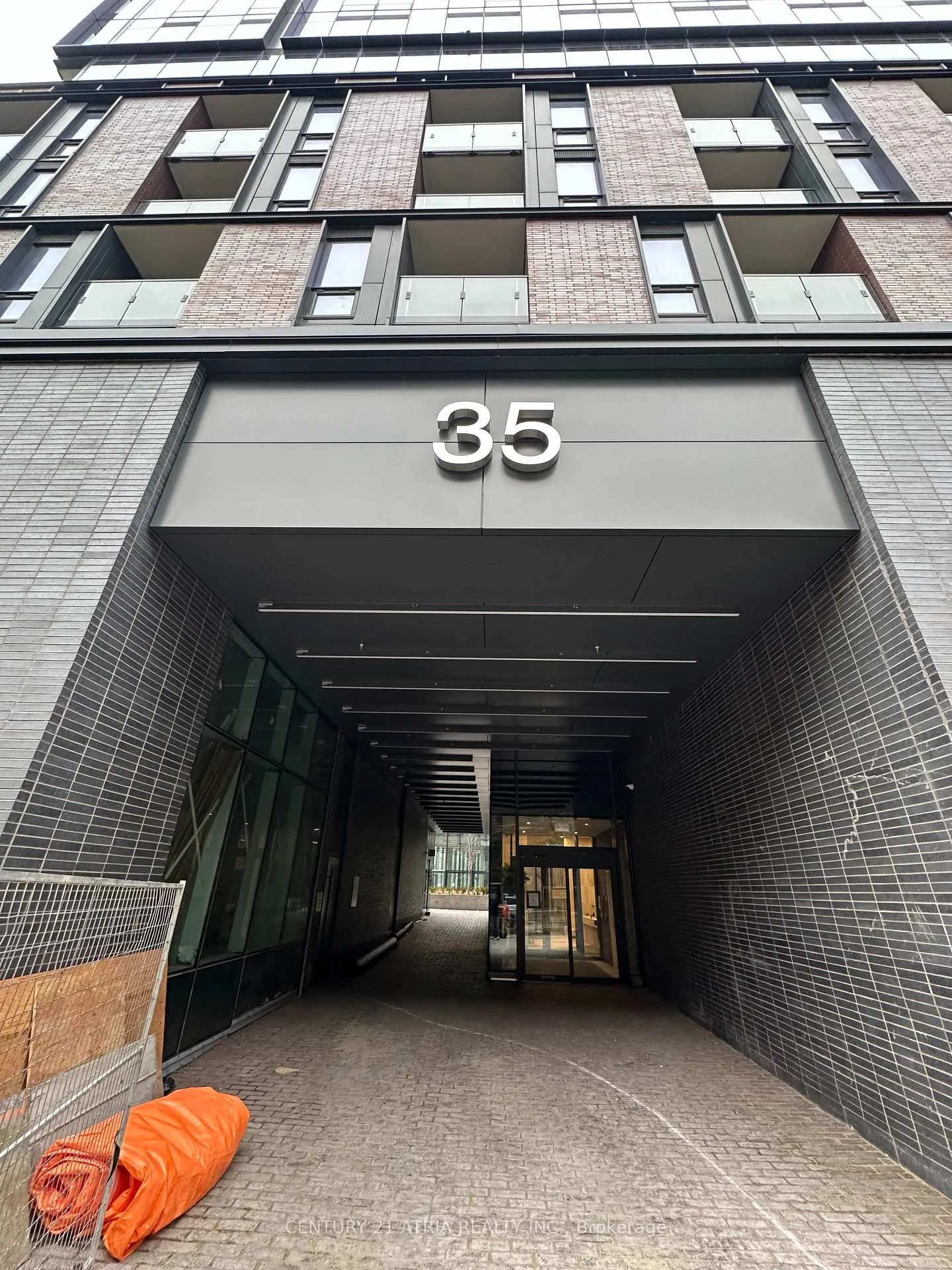 Front of Unit 707, 35 Parliament Street