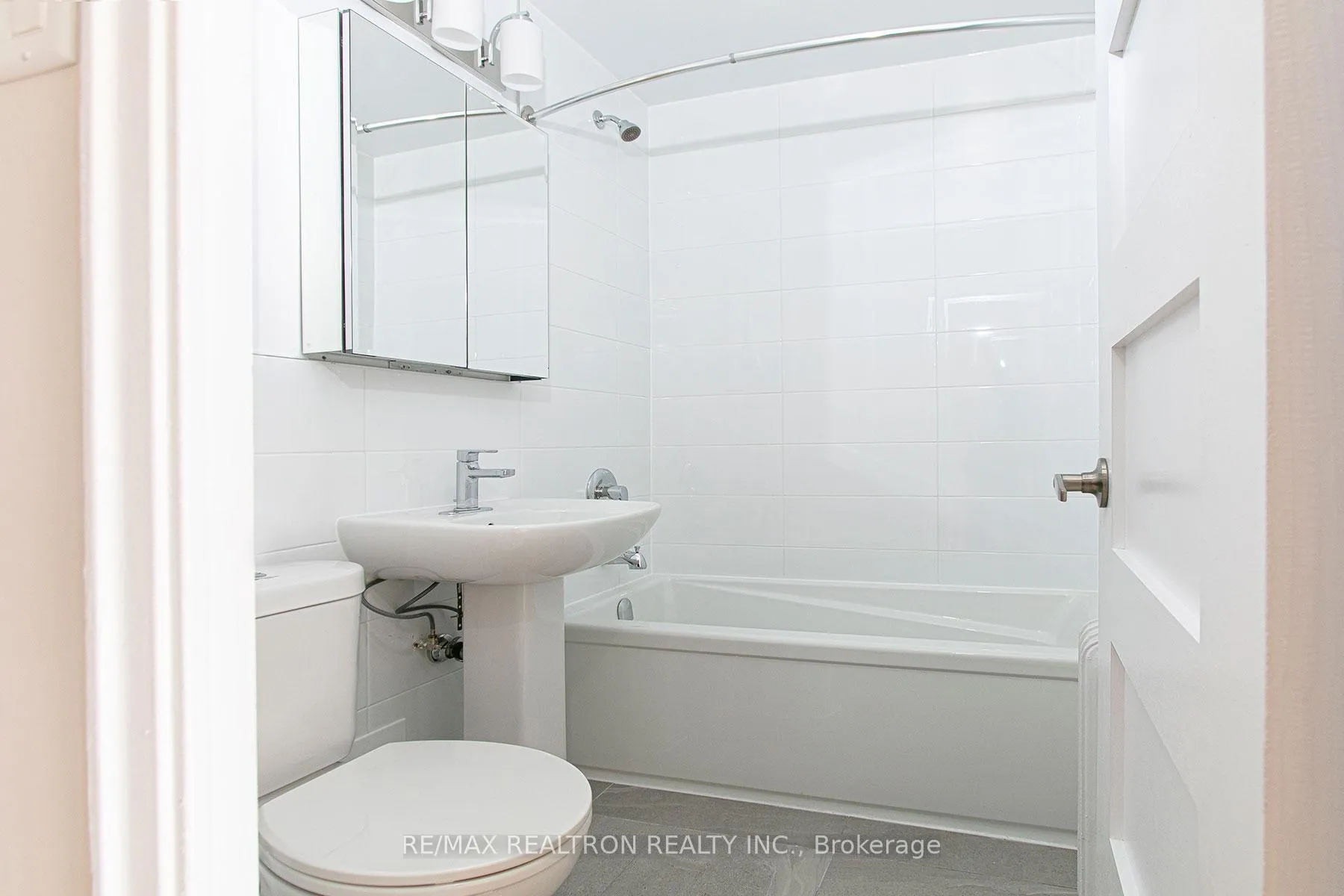 Photo 9 of Unit 207, 2 Grandstand Place, Toronto, Thorncliffe Park — HOMEH