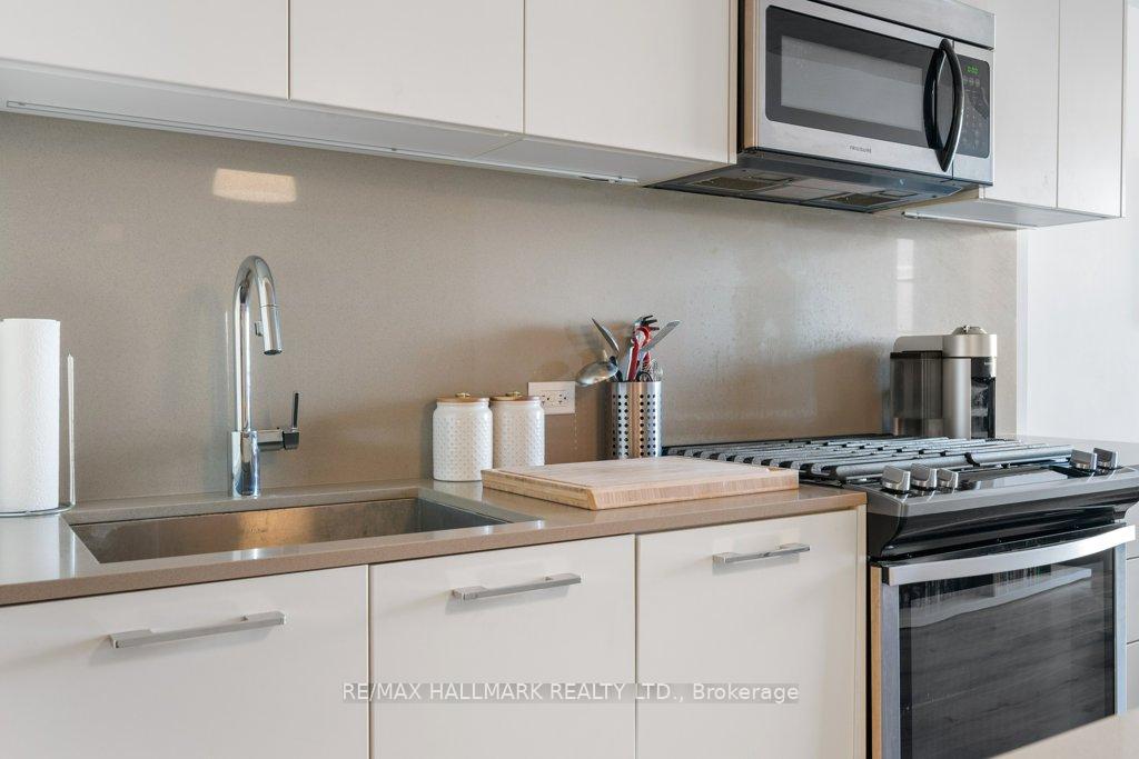 Photo 10 of Unit 308, 665 Kingston Road, Toronto, The Beaches — HOMEH