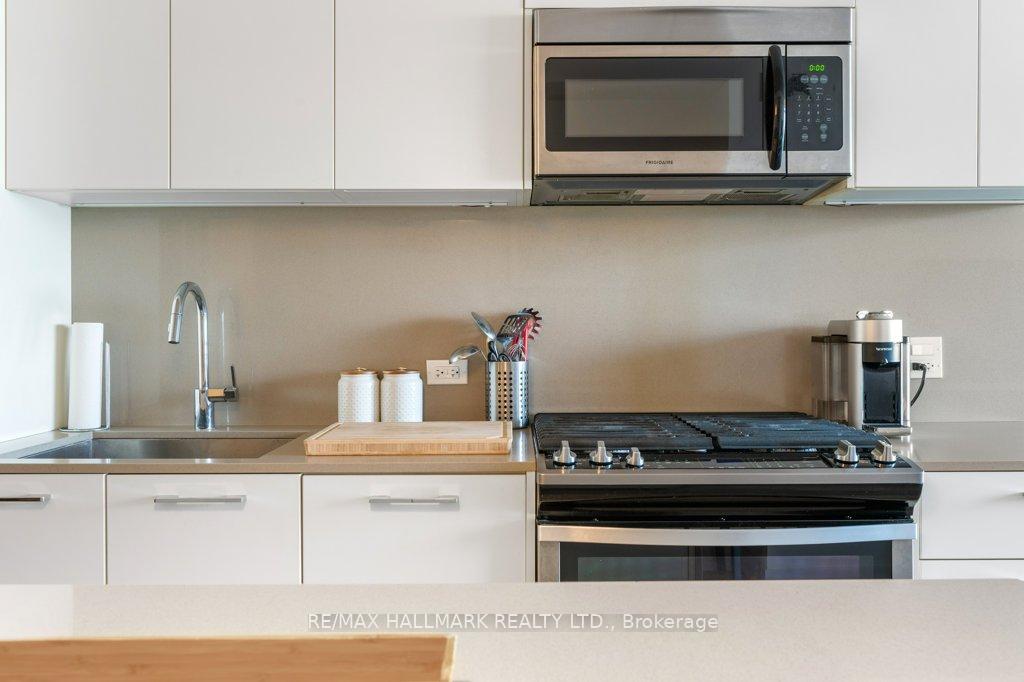 Photo 11 of Unit 308, 665 Kingston Road, Toronto, The Beaches — HOMEH
