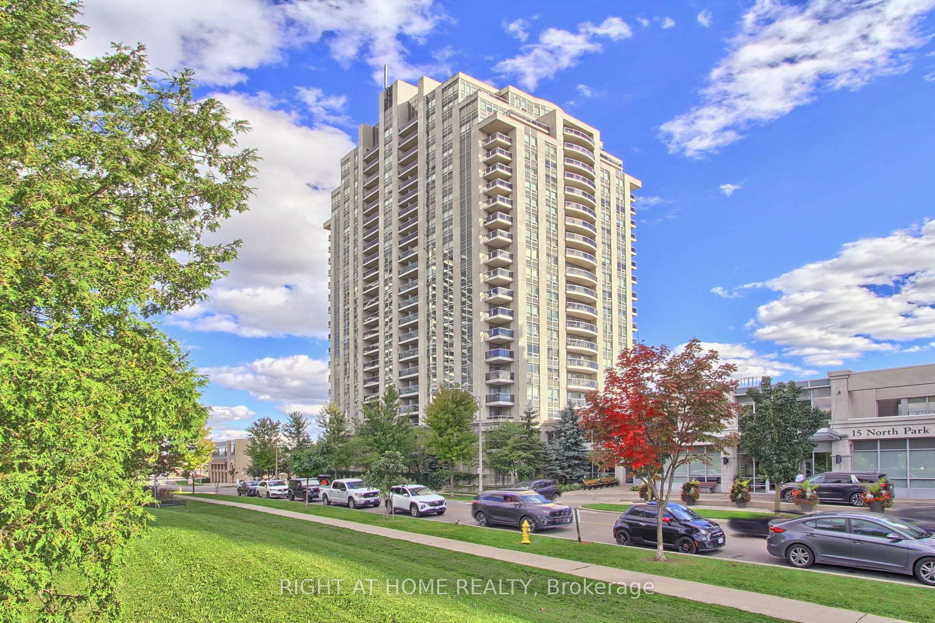Photo 2 of Unit 712, 7 North Park Road, Vaughan, Beverley Glen — HOMEH