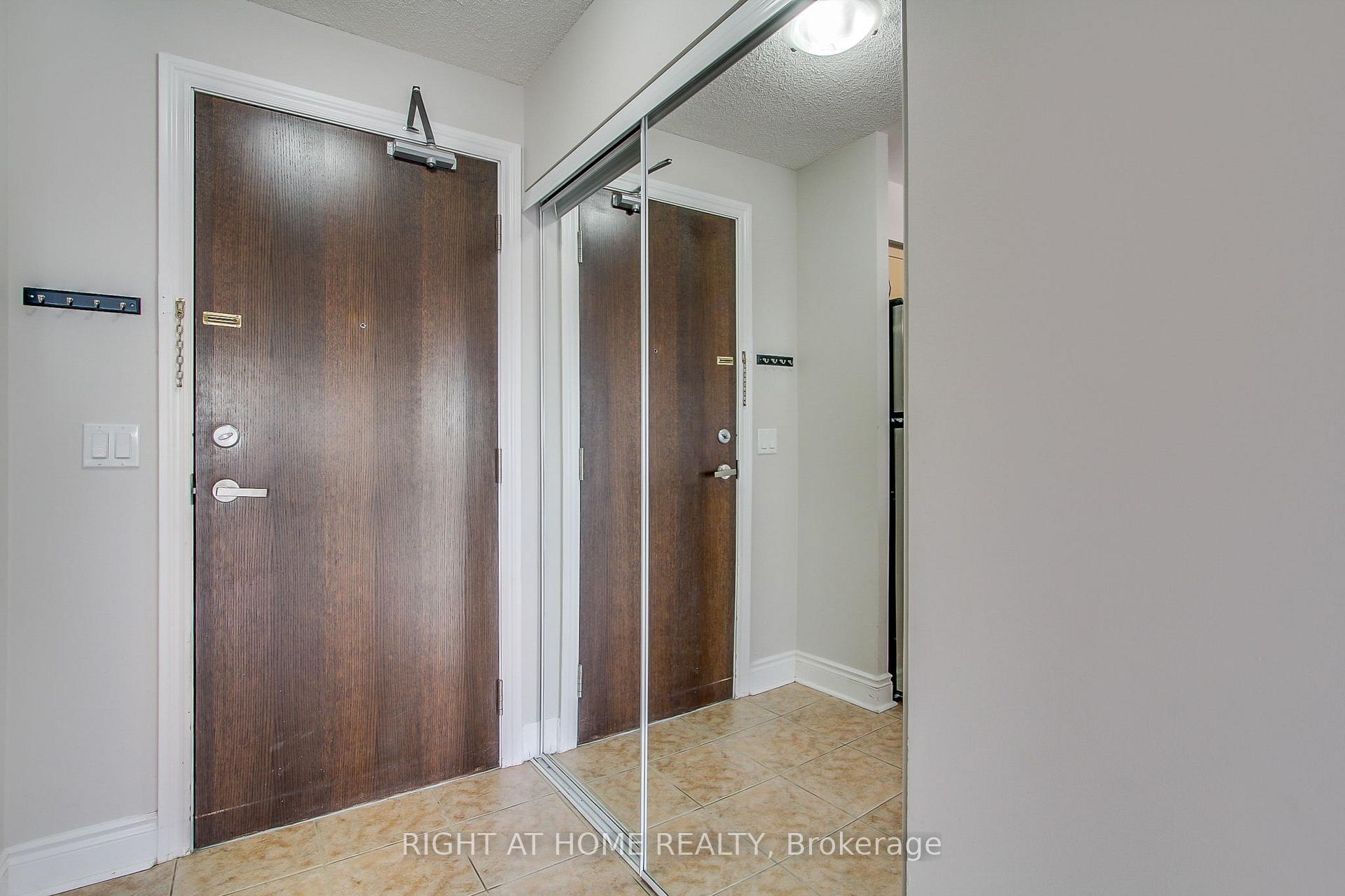 Photo 9 of Unit 712, 7 North Park Road, Vaughan, Beverley Glen — HOMEH