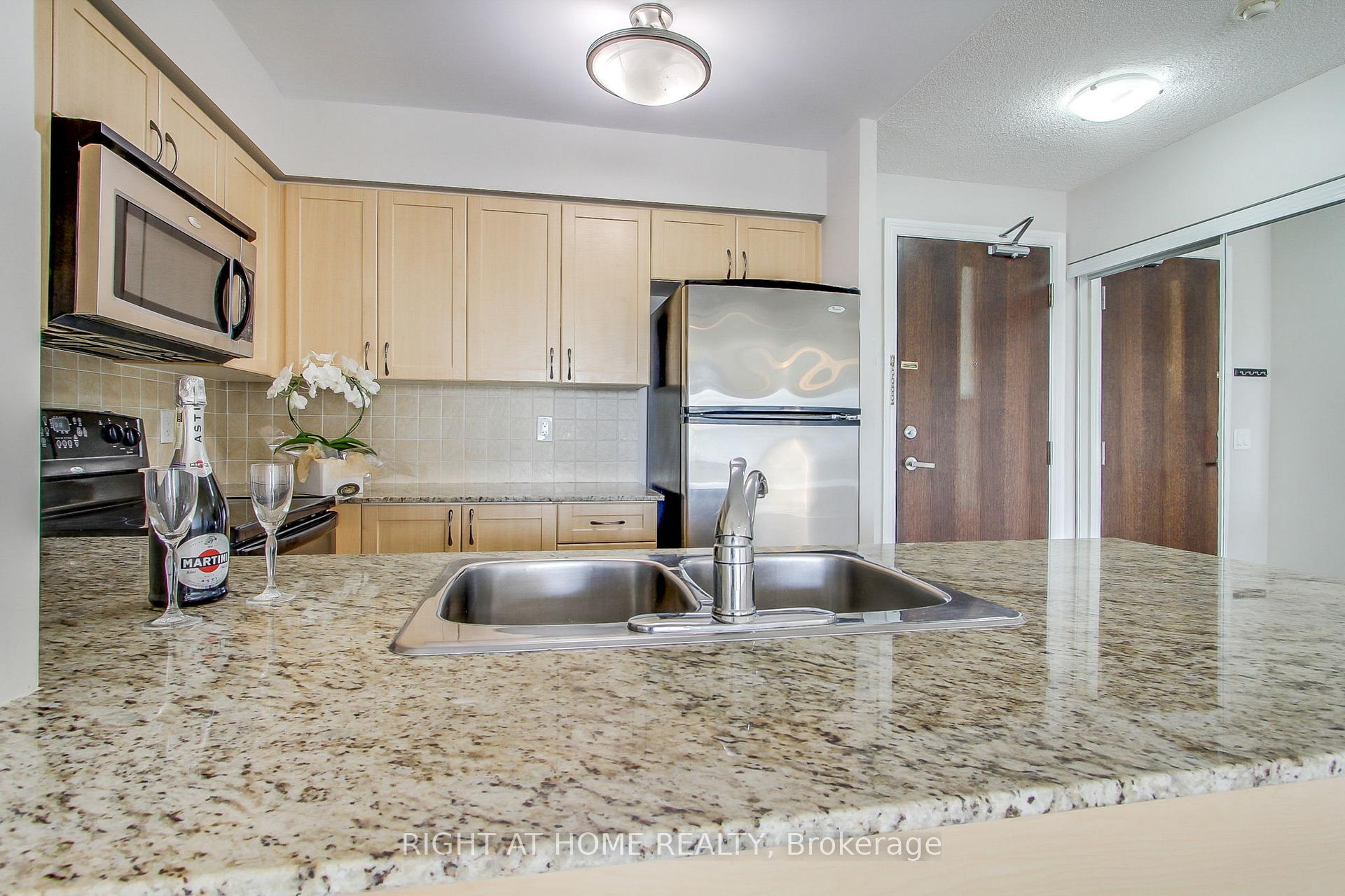 Photo 14 of Unit 712, 7 North Park Road, Vaughan, Beverley Glen — HOMEH