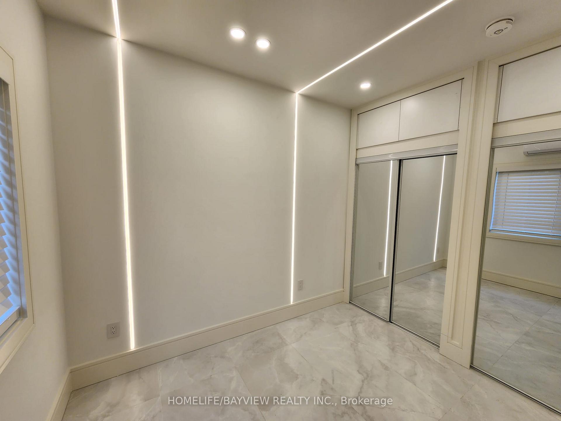 Photo 7 of Unit C, 57 Fairway Drive, Aurora, Aurora Highlands — HOMEH