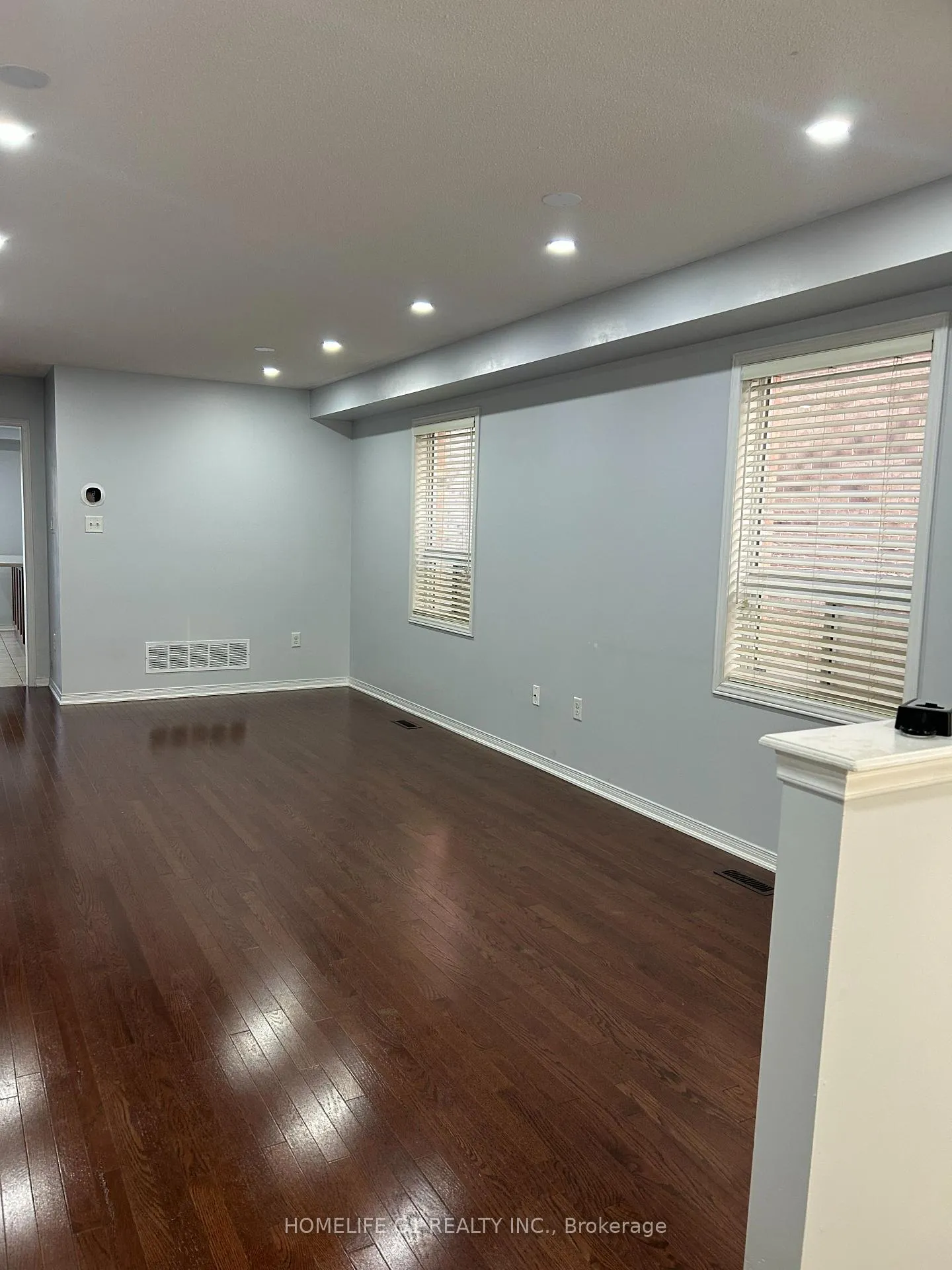 Photo 4 of 86 Newington Crescent, Brampton, Bram East — HOMEH