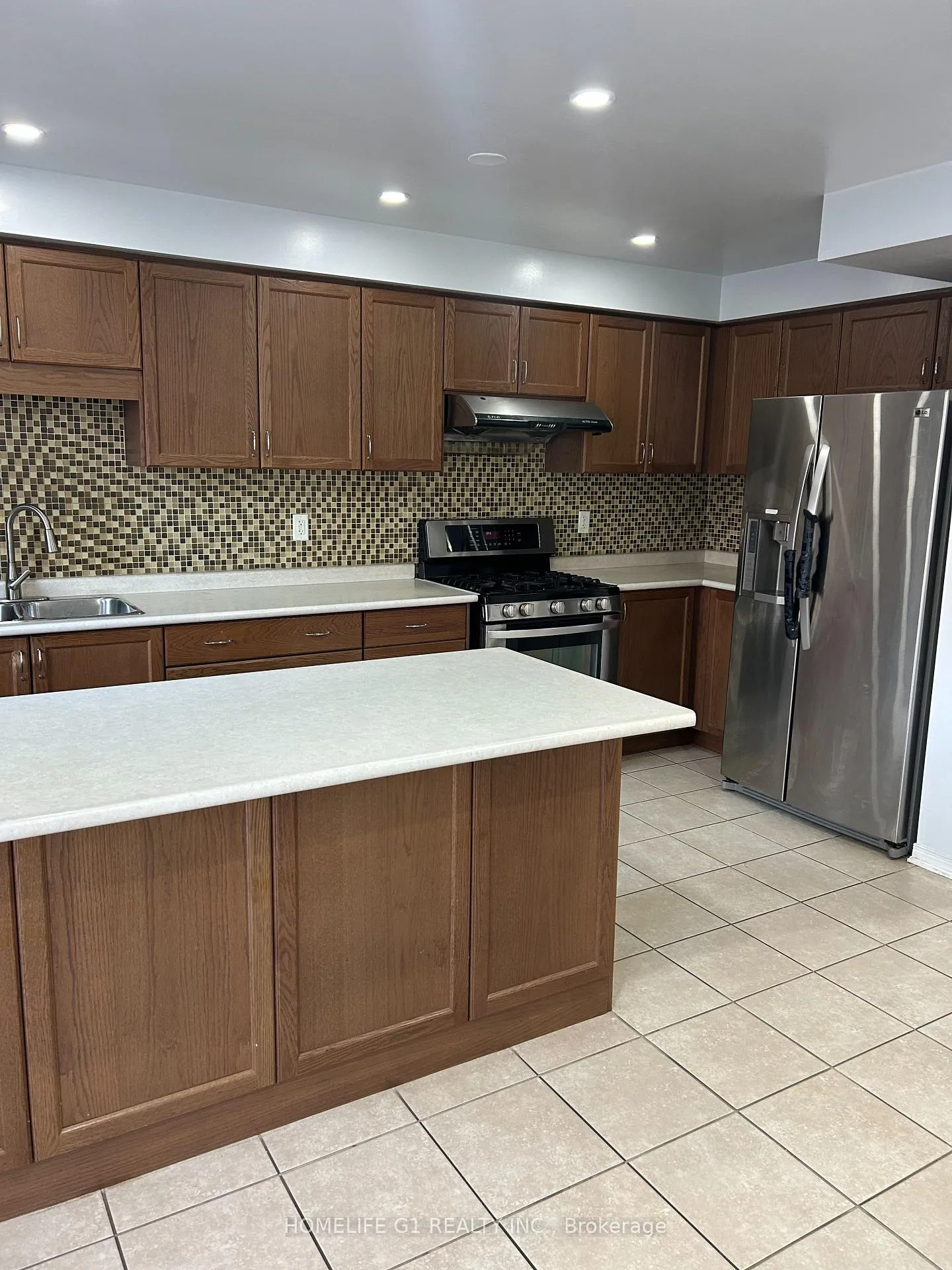 Photo 7 of 86 Newington Crescent, Brampton, Bram East — HOMEH