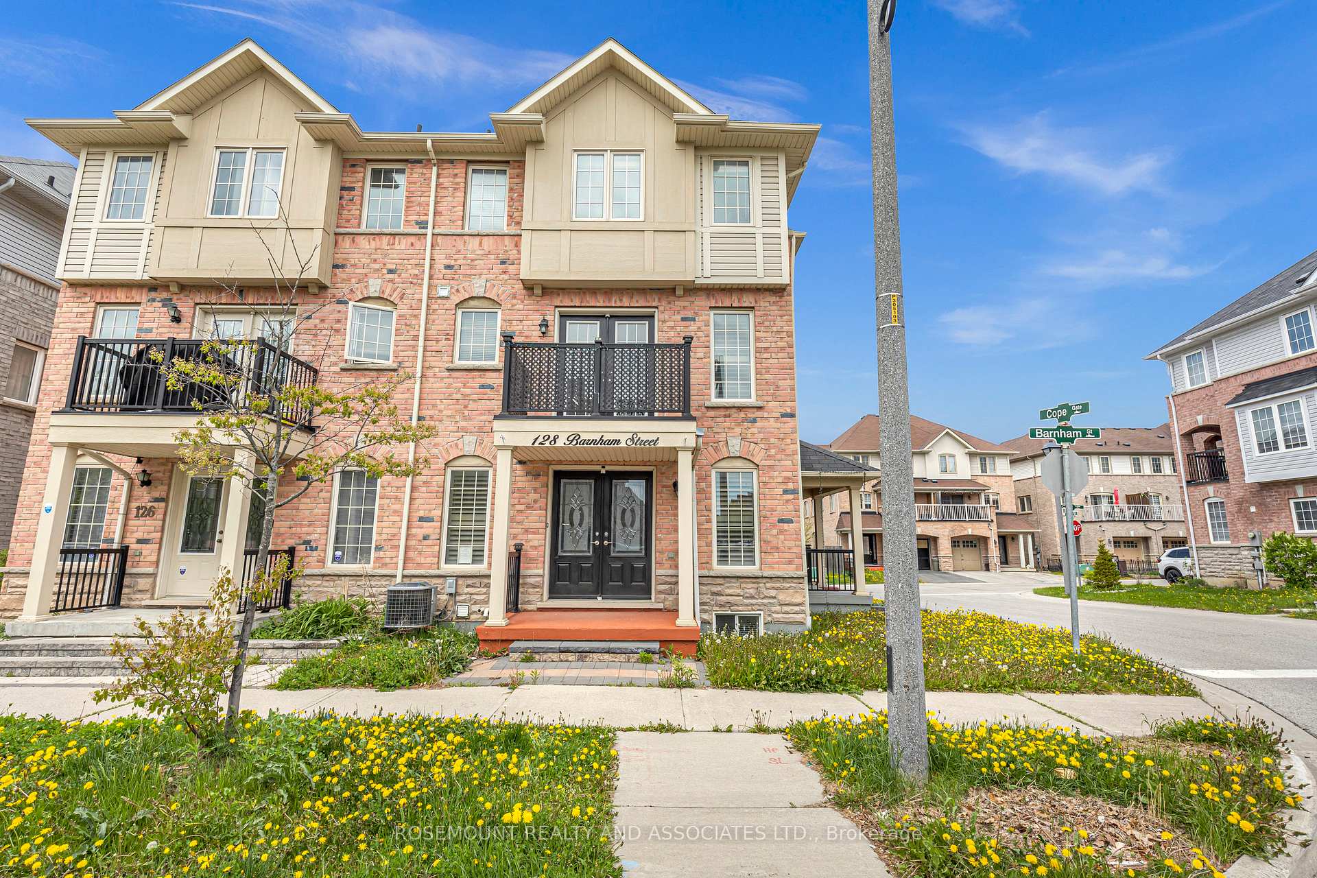 Photo 4 of 128 Barnham Street, Ajax, Central East — HOMEH
