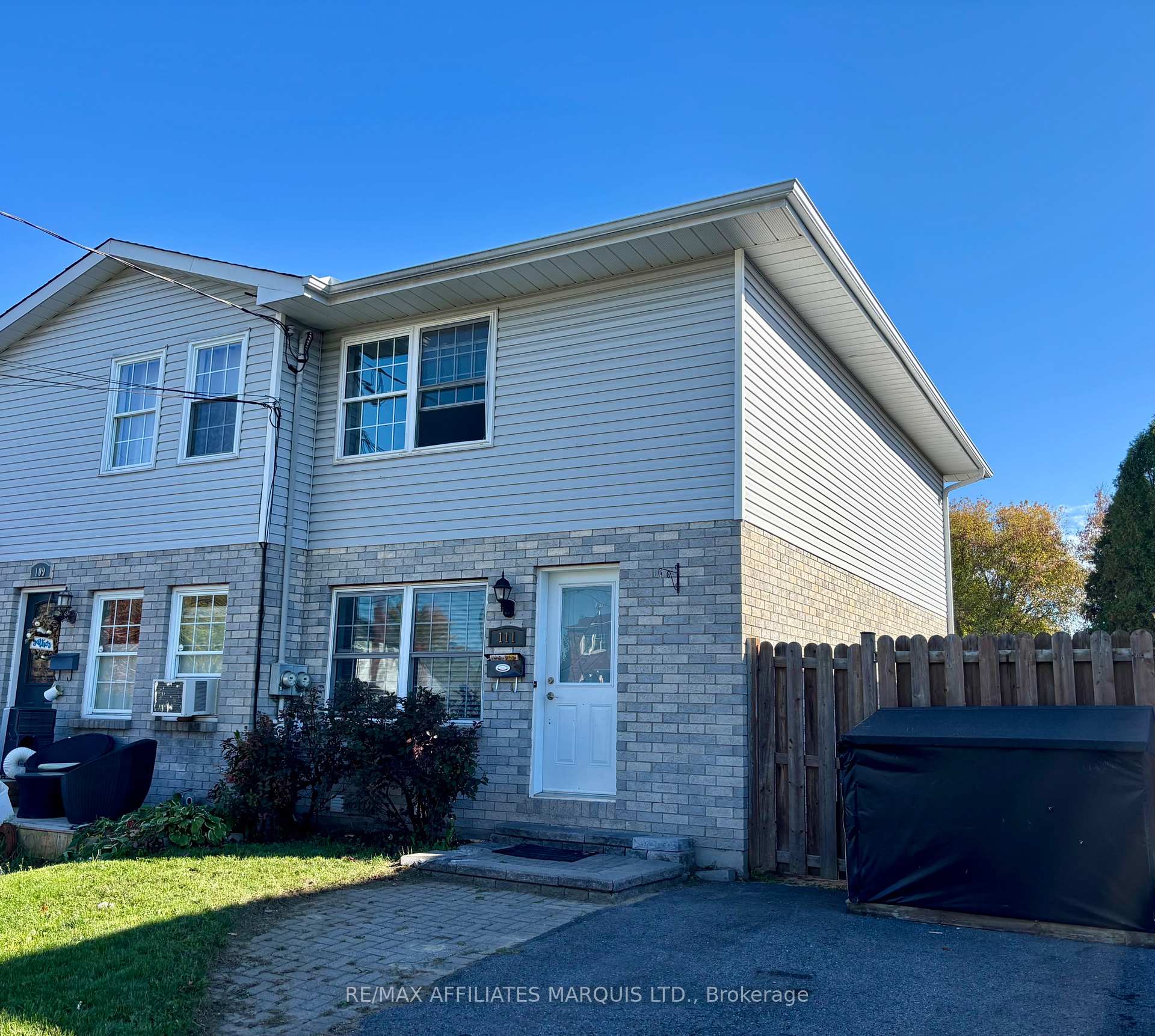 Photo 3 of 111 Jobin Avenue, Cornwall — HOMEH